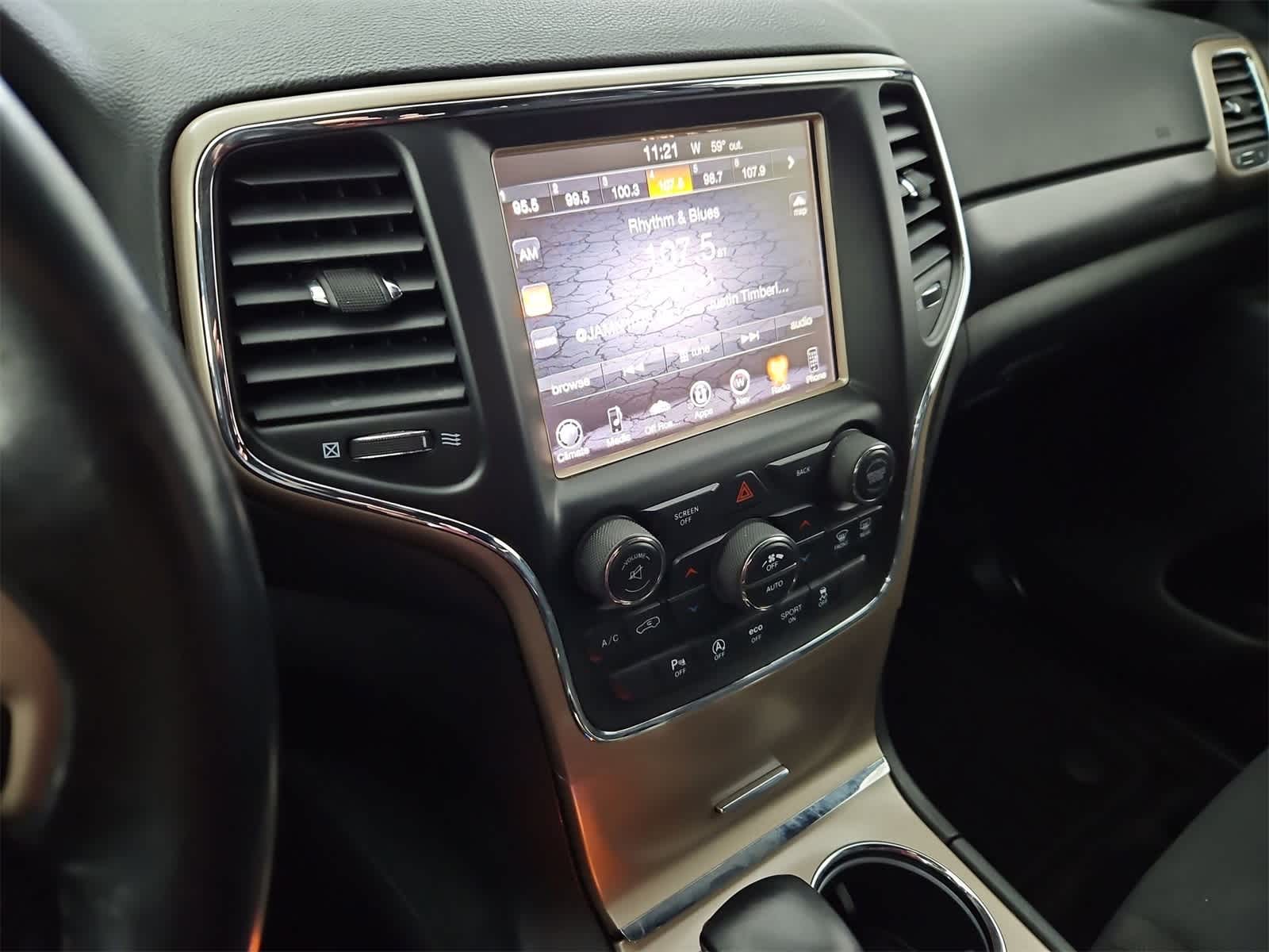 Thumbnail: 2017 Jeep Grand Cherokee - 27