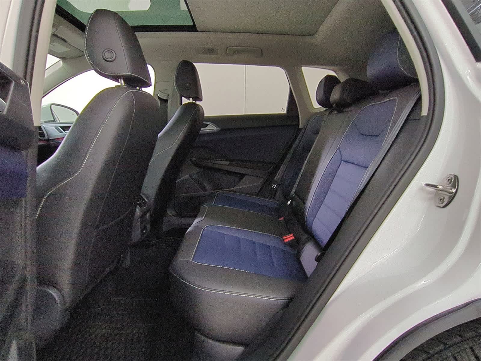 Thumbnail: 2025 Volkswagen Taos - 20