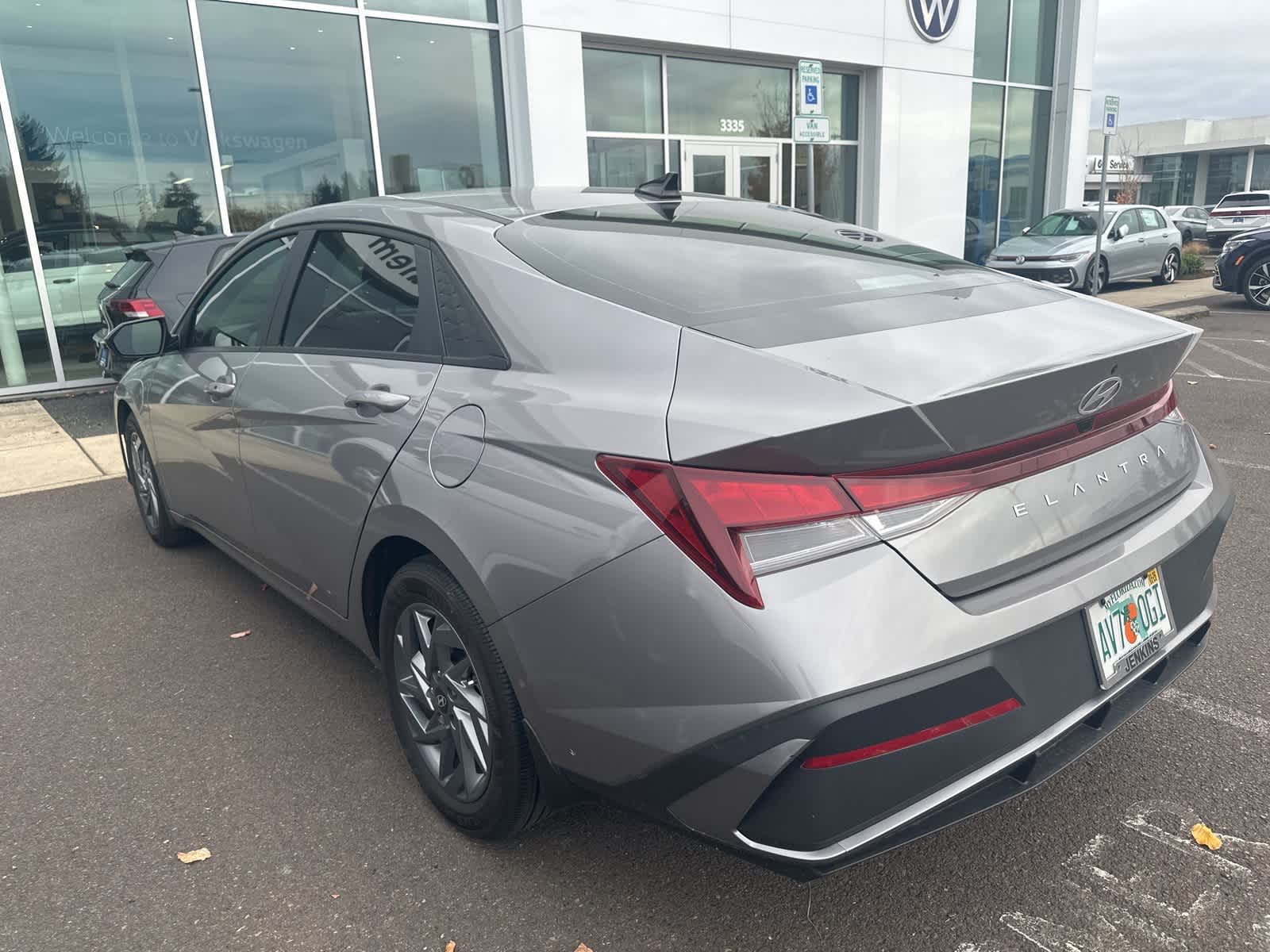 2024 Hyundai Elantra SEL photo 4