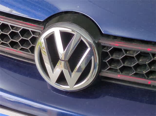 2012 Volkswagen Golf R 11