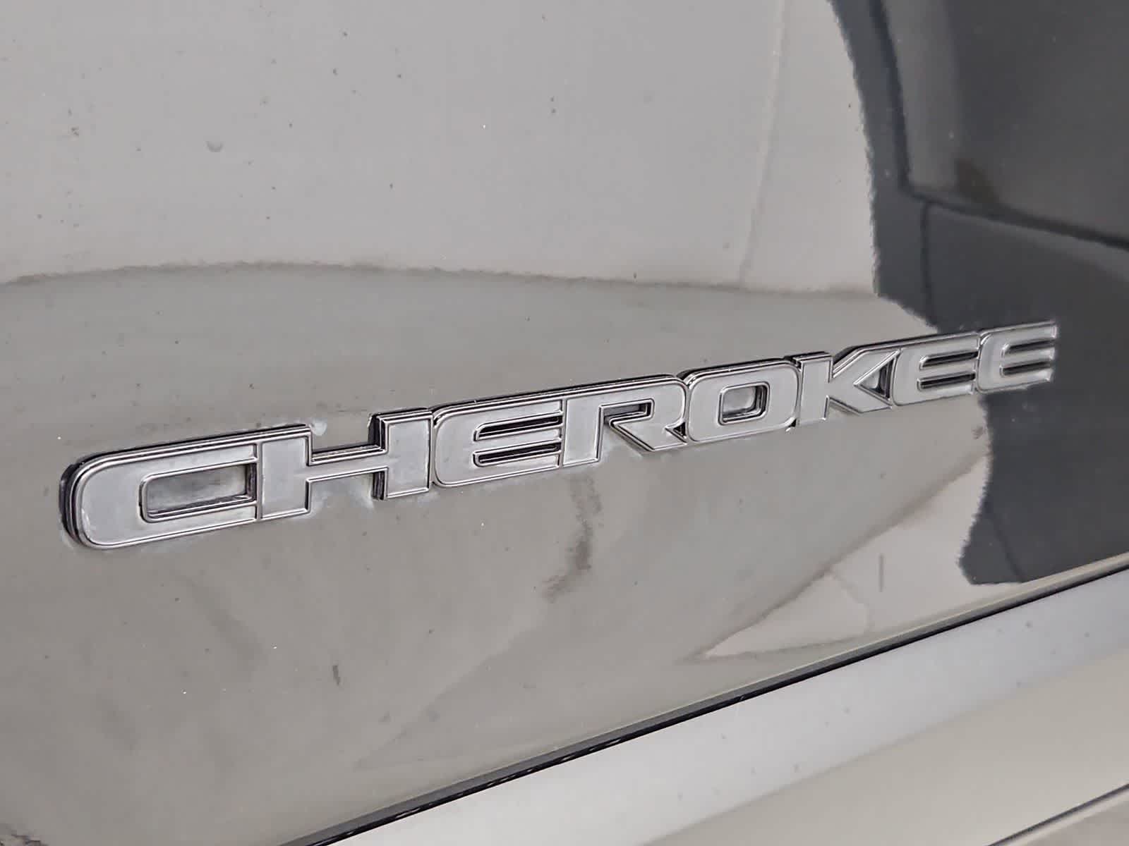 Thumbnail: 2019 Jeep Cherokee - 12