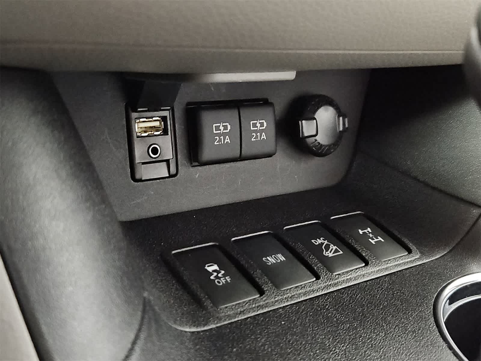 Thumbnail: 2018 Toyota Highlander - 33