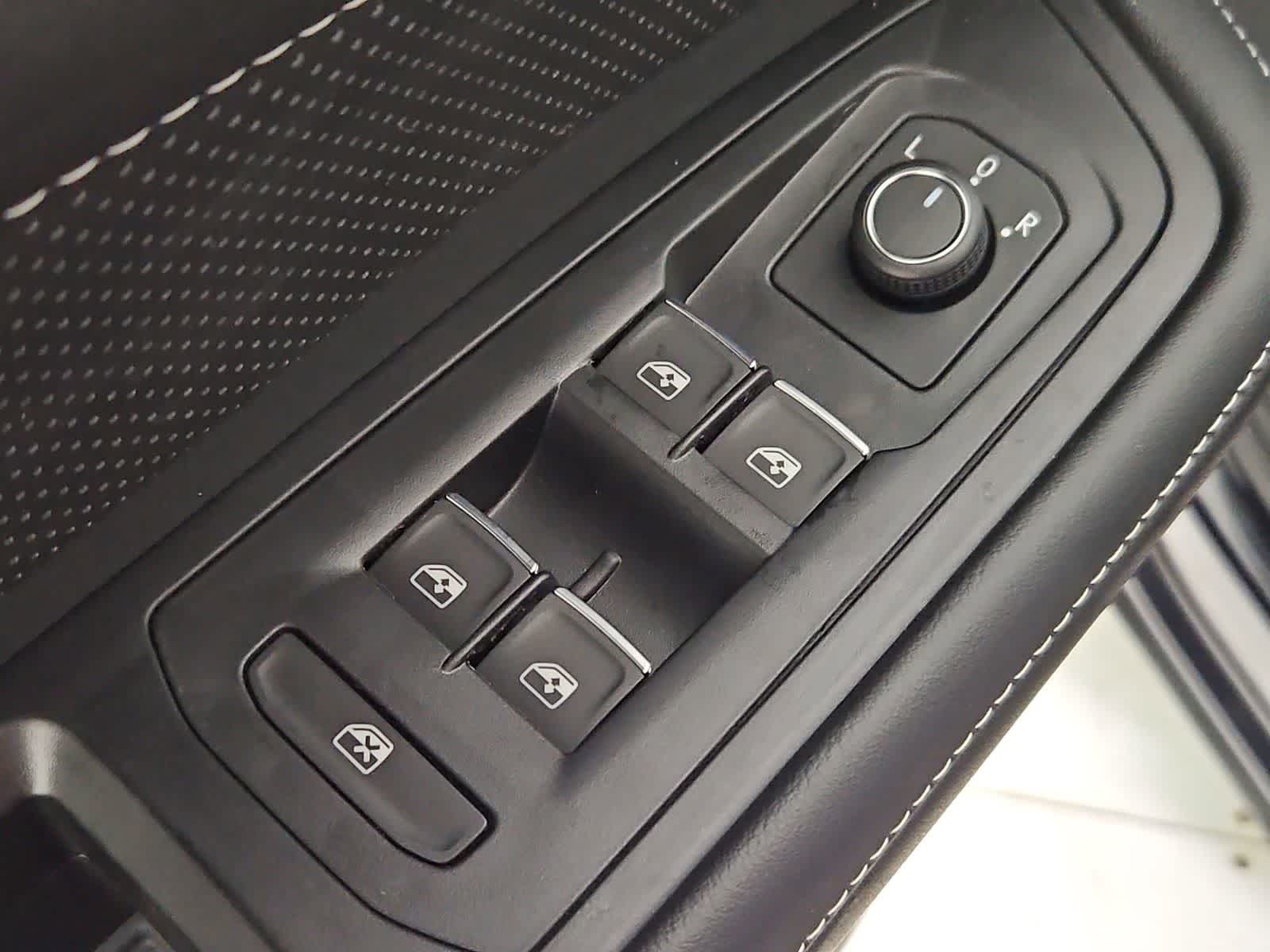 Thumbnail: 2026 Volkswagen Atlas - 17