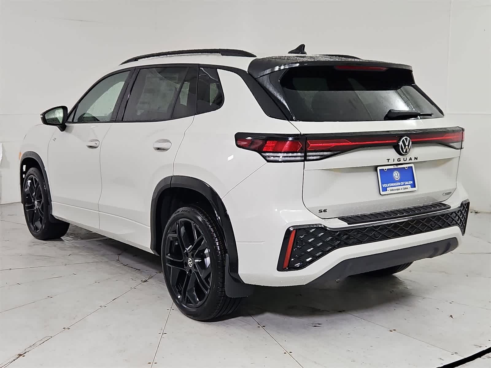 Thumbnail: 2026 Volkswagen Tiguan - 4