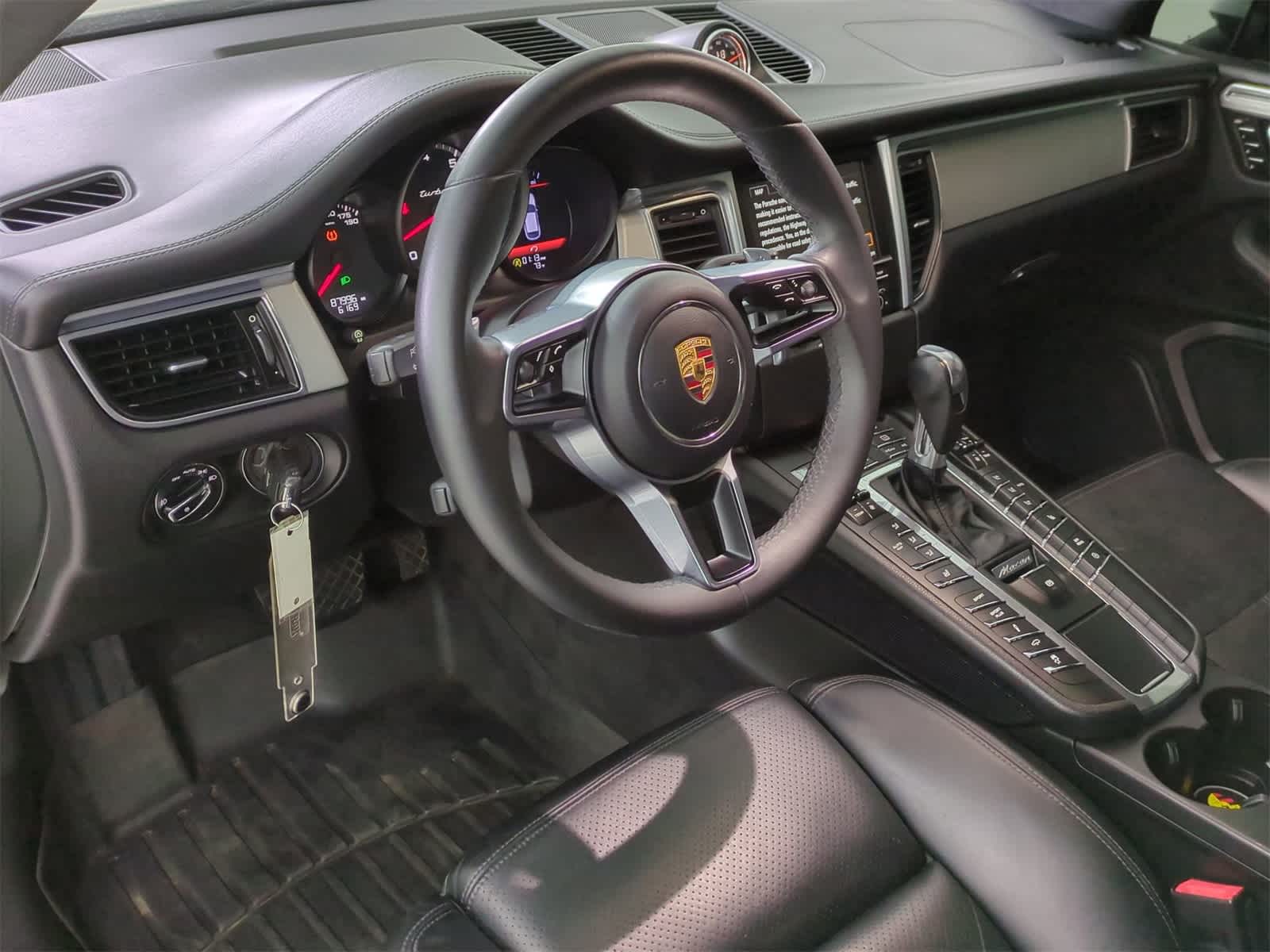 Thumbnail: 2015 Porsche Macan - 2