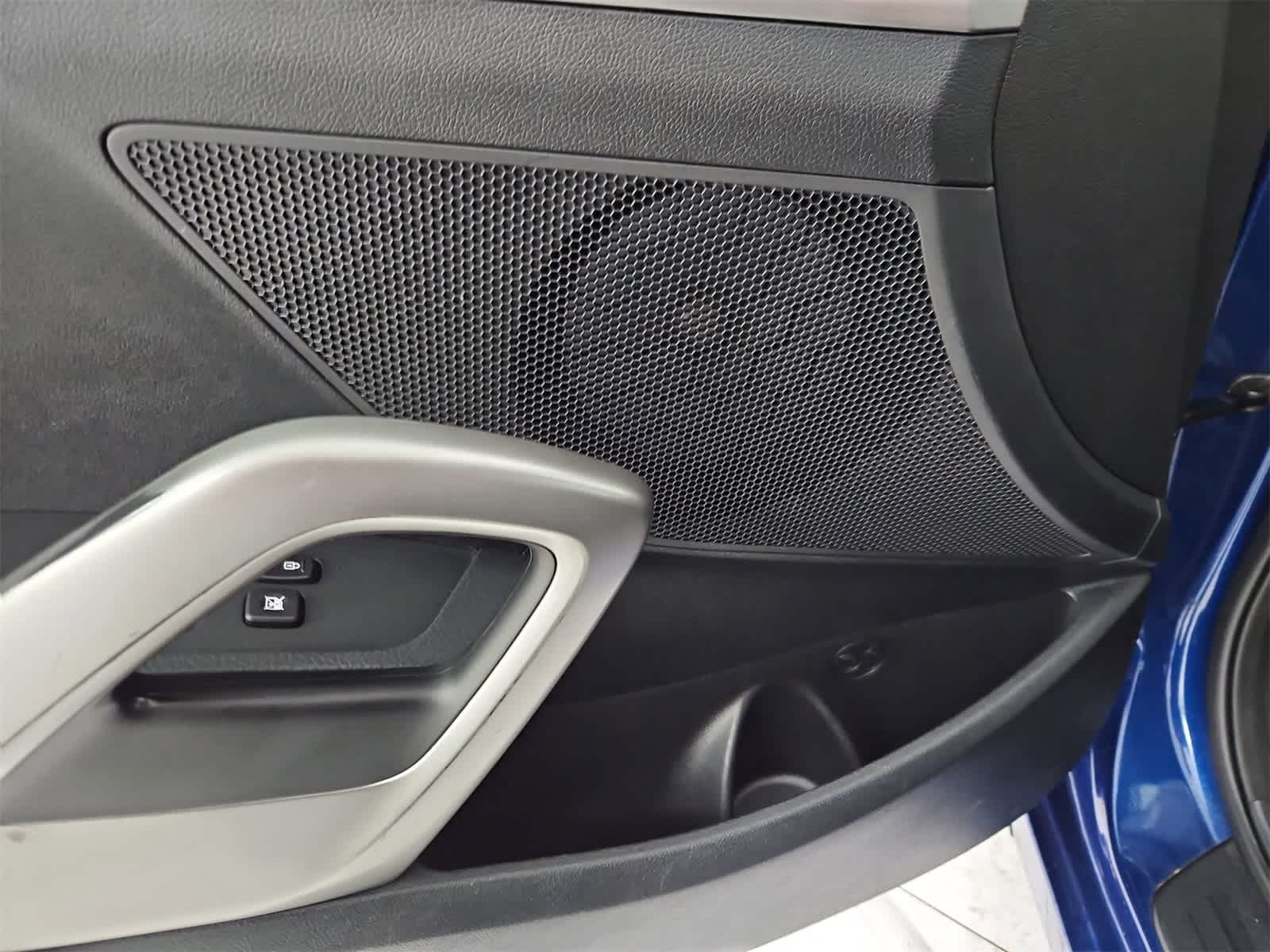 Thumbnail: 2017 Hyundai Veloster - 30