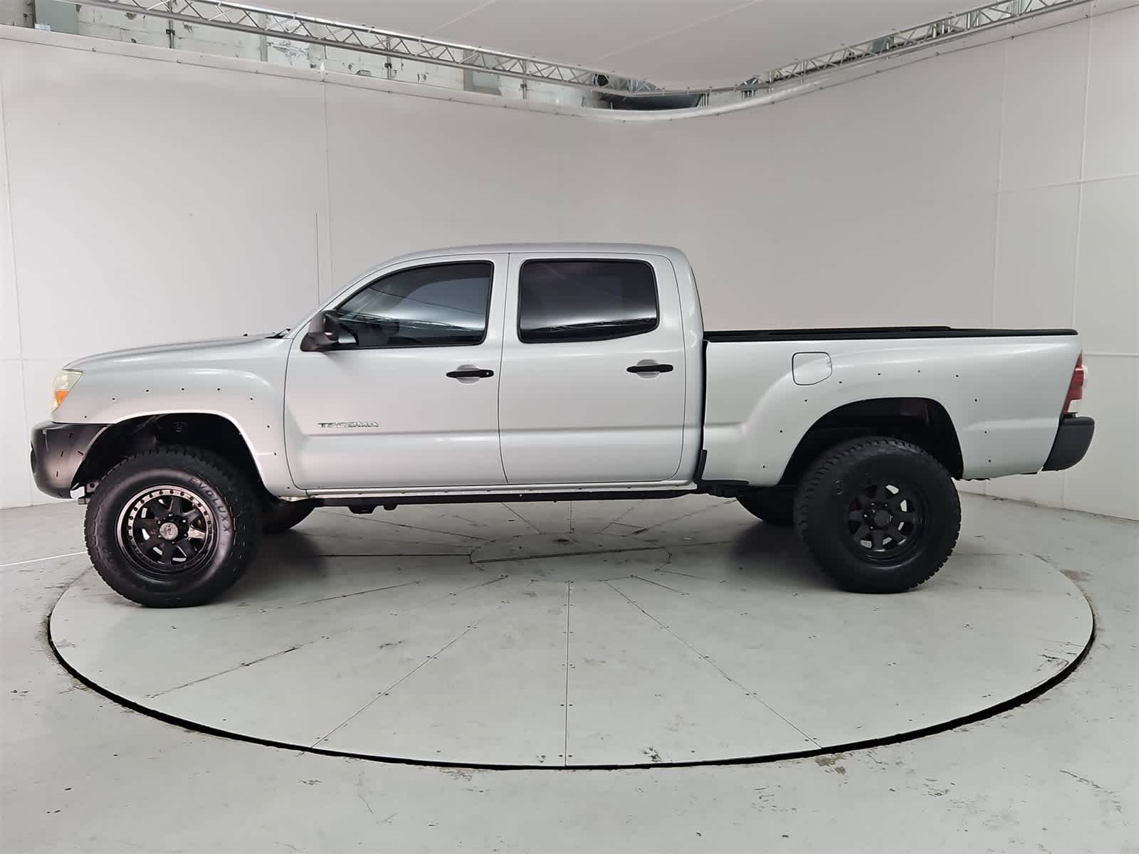 Thumbnail: 2011 Toyota Tacoma - 3