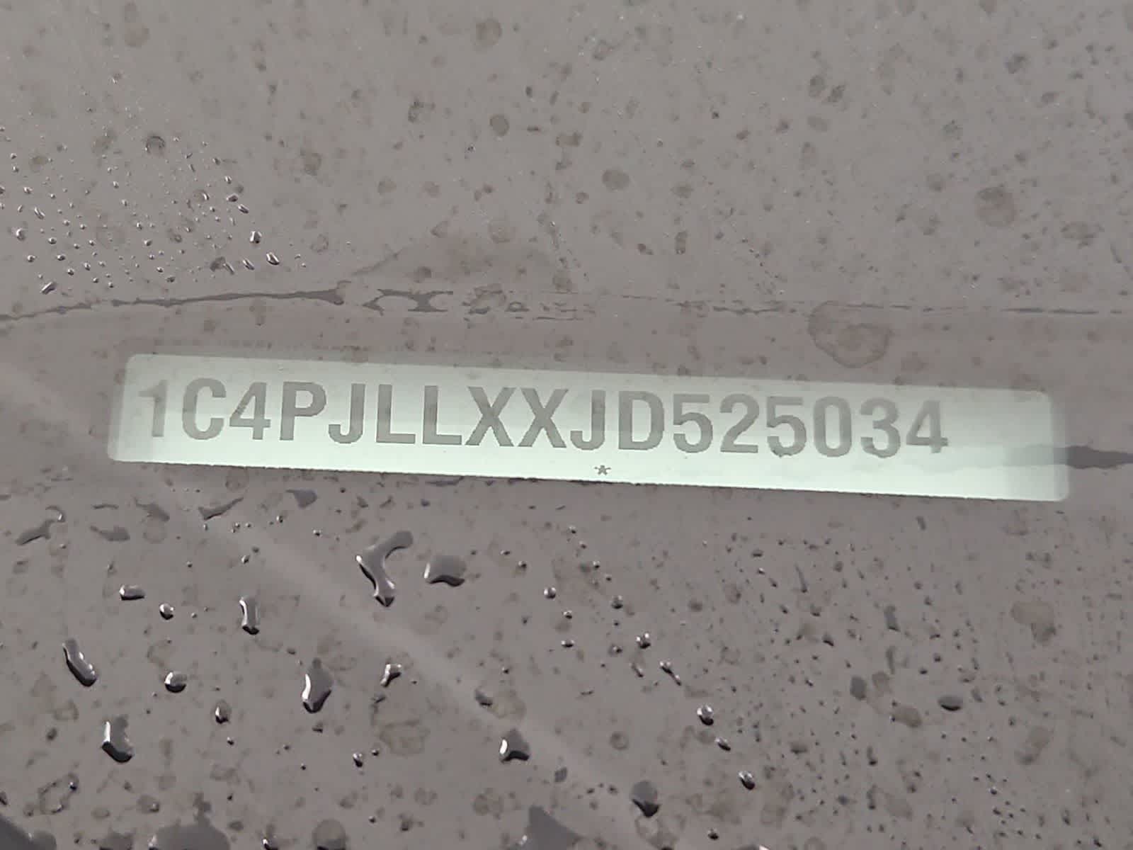 Thumbnail: 2018 Jeep Cherokee - 35