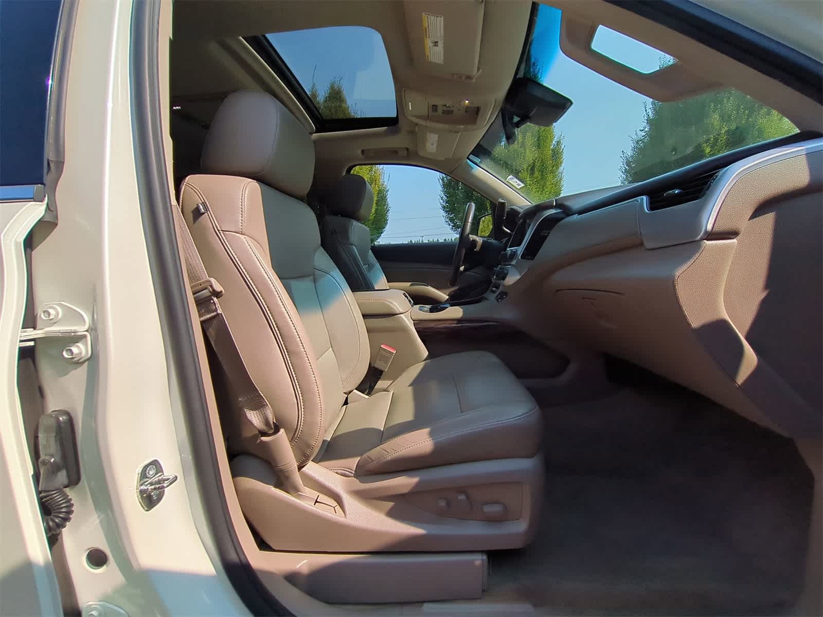 Thumbnail: 2015 GMC Yukon XL - 22