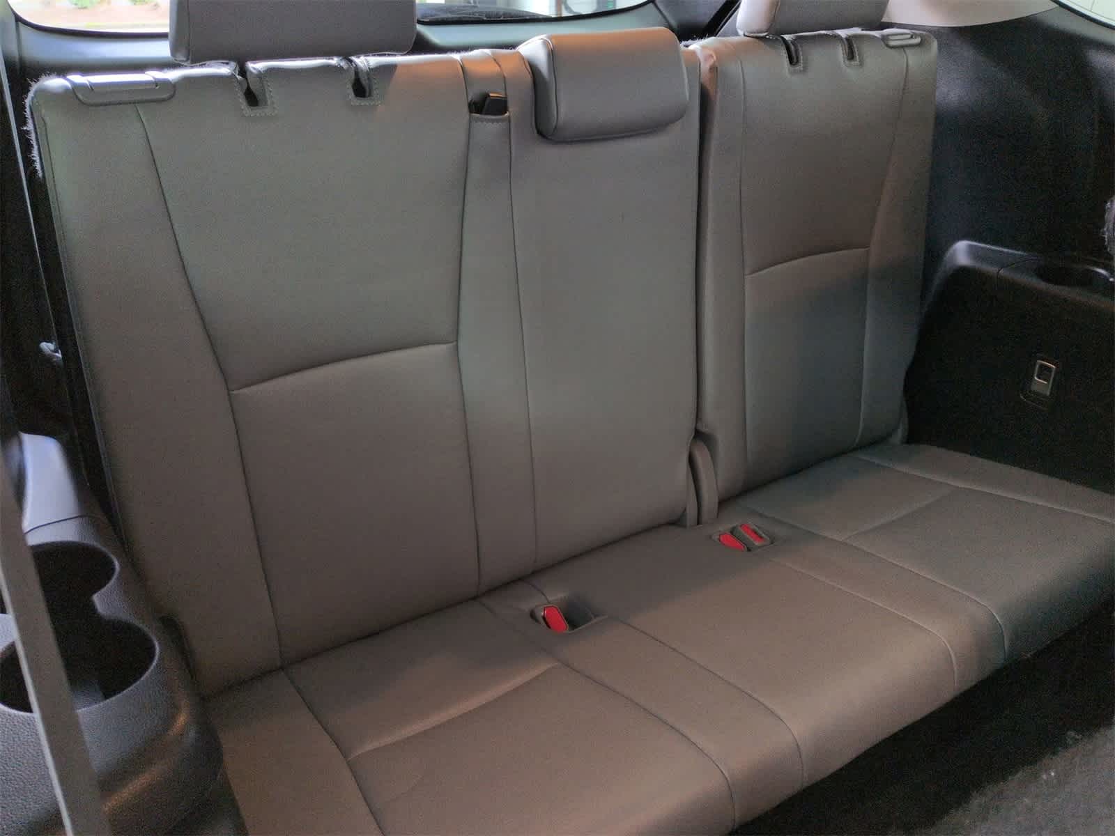 Thumbnail: 2023 Toyota Highlander - 36