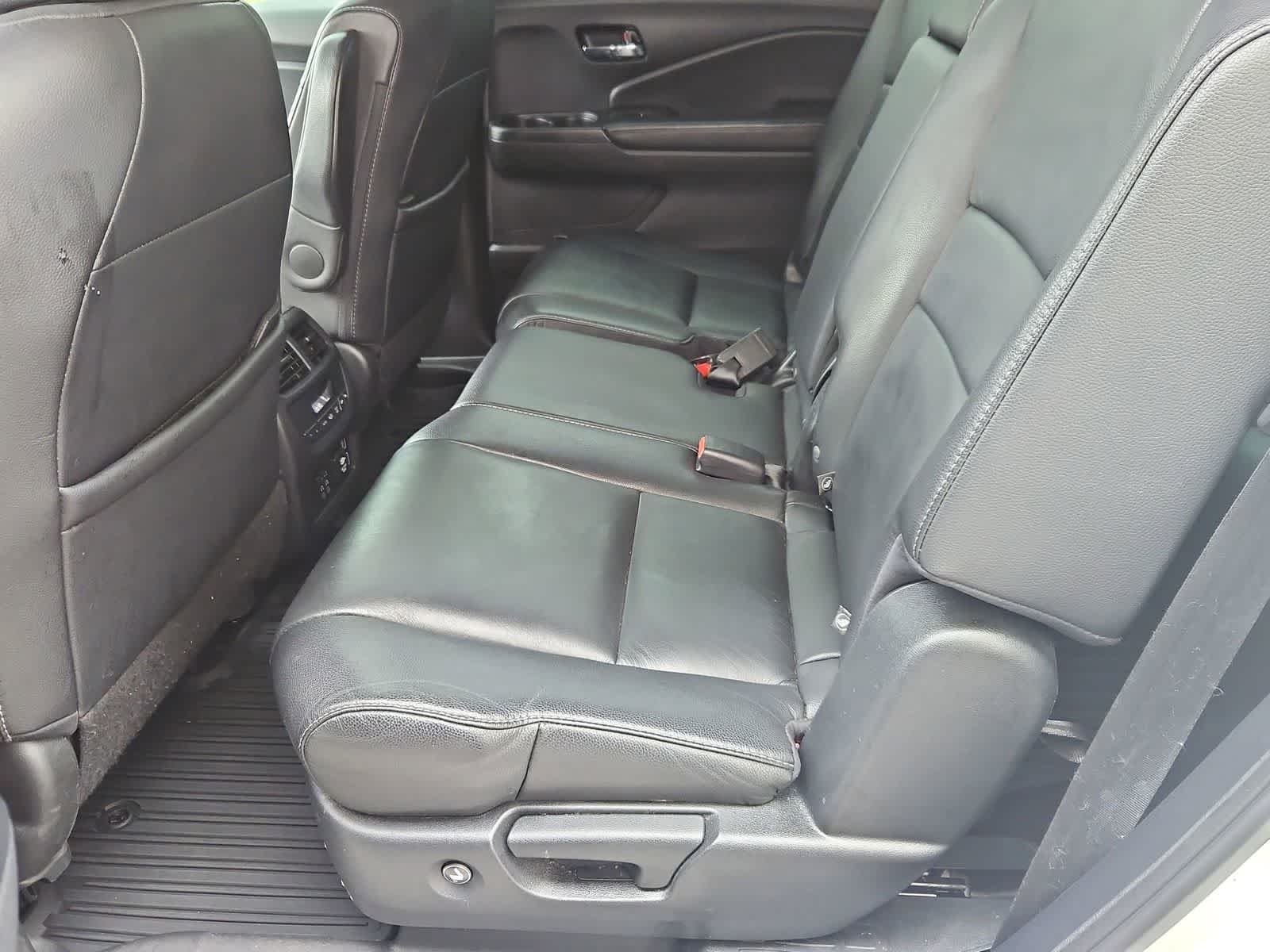 Thumbnail: 2019 Honda Pilot - 20