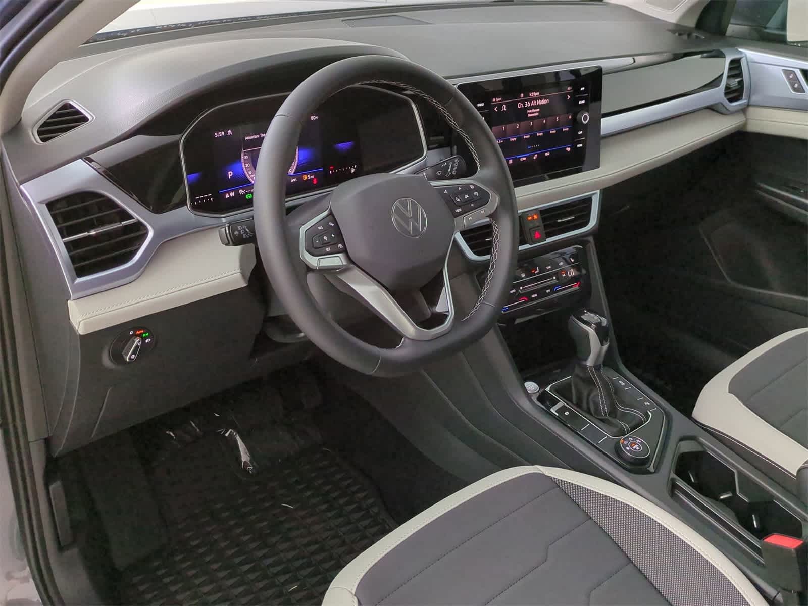 Thumbnail: 2025 Volkswagen Taos - 2