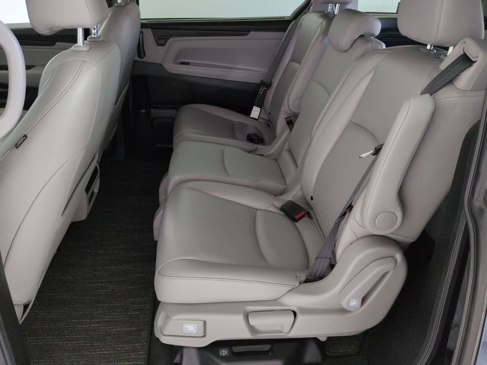 Thumbnail: 2023 Honda Odyssey - 20
