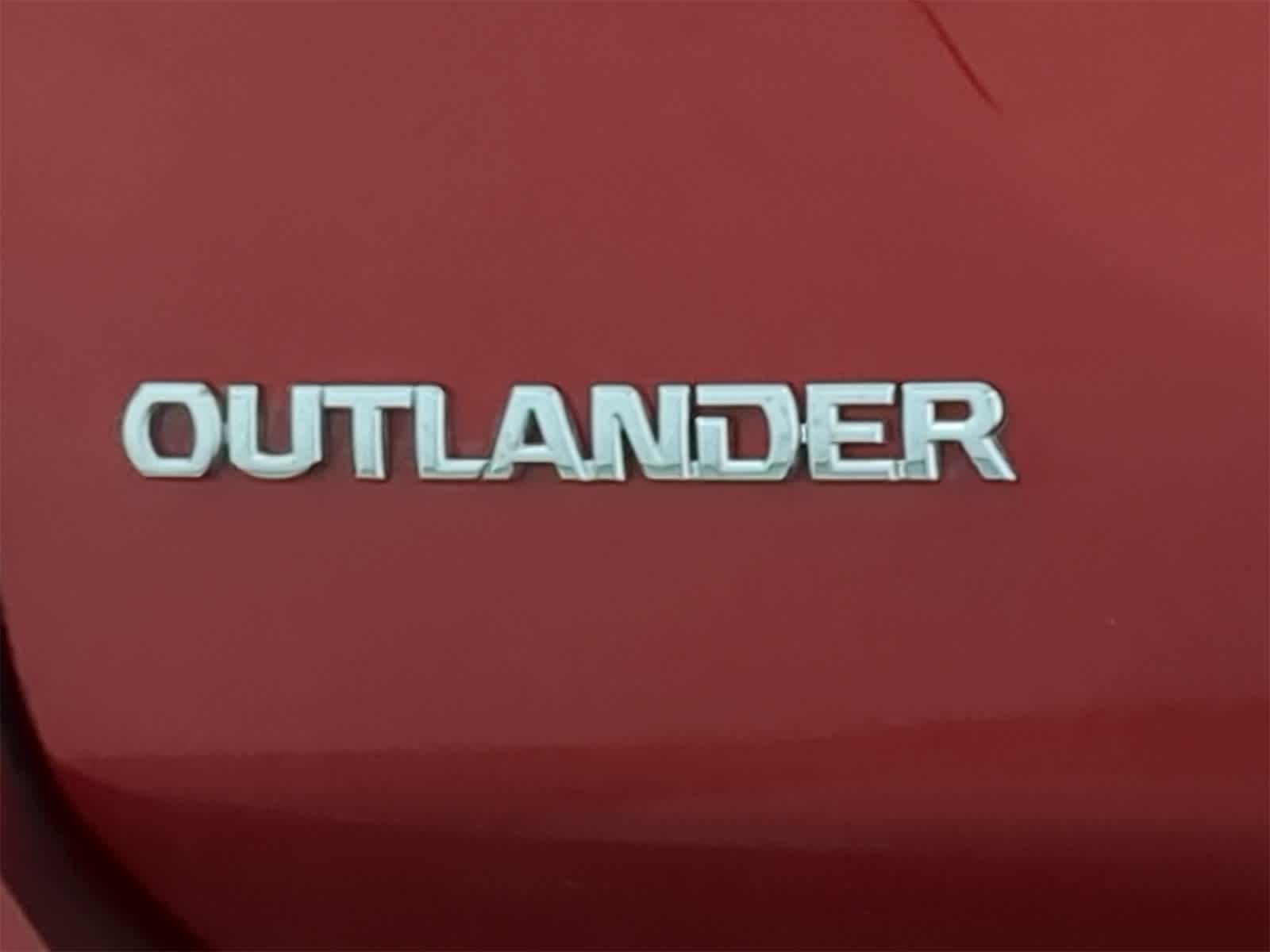 Thumbnail: 2020 Mitsubishi Outlander - 12