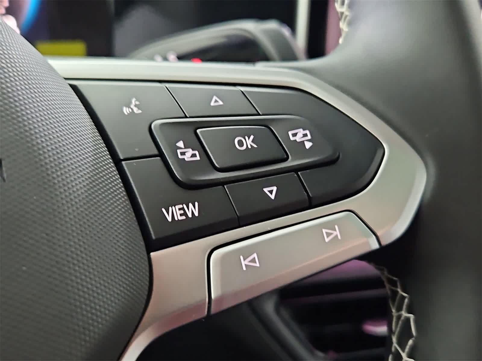 Thumbnail: 2025 Volkswagen Tiguan - 26