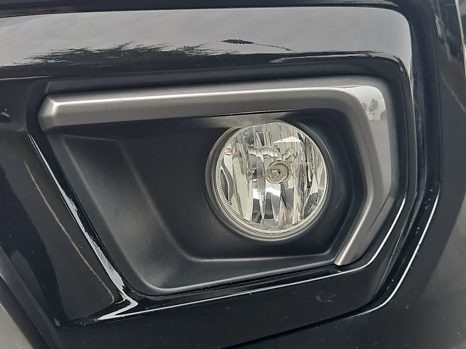 Thumbnail: 2022 Chevrolet Colorado - 10