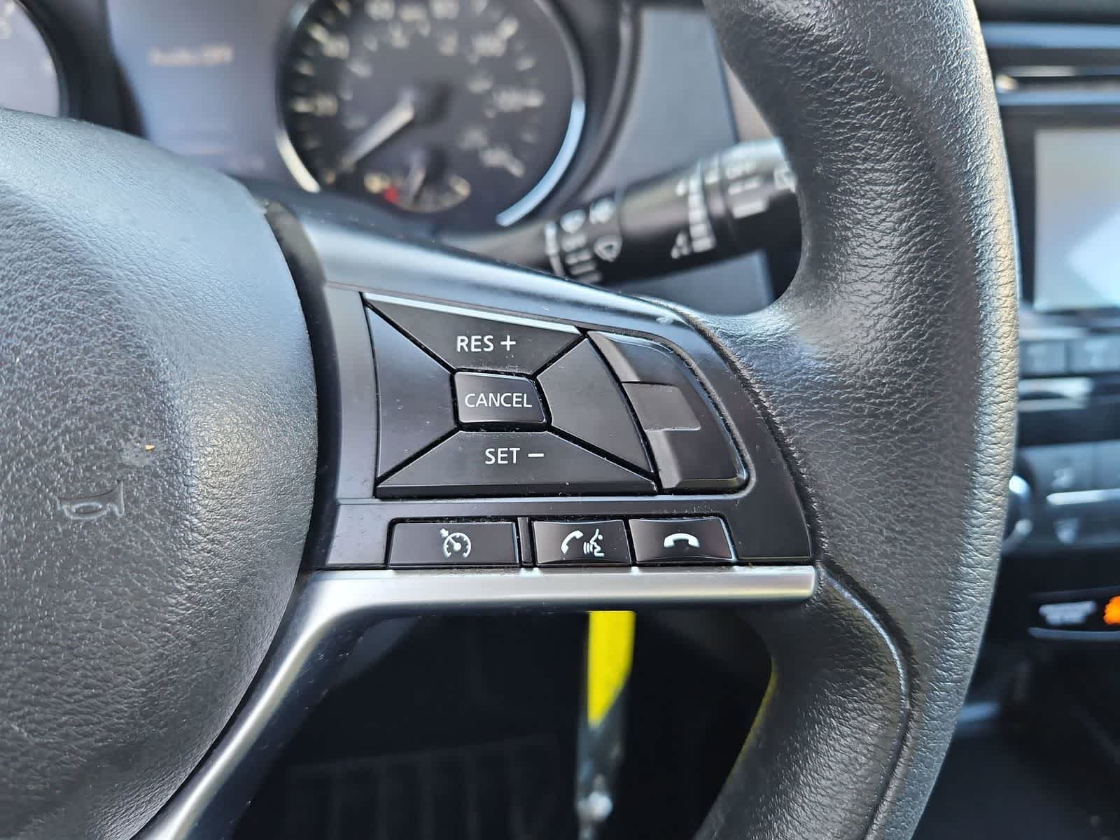 Thumbnail: 2018 Nissan Rogue Sport - 24