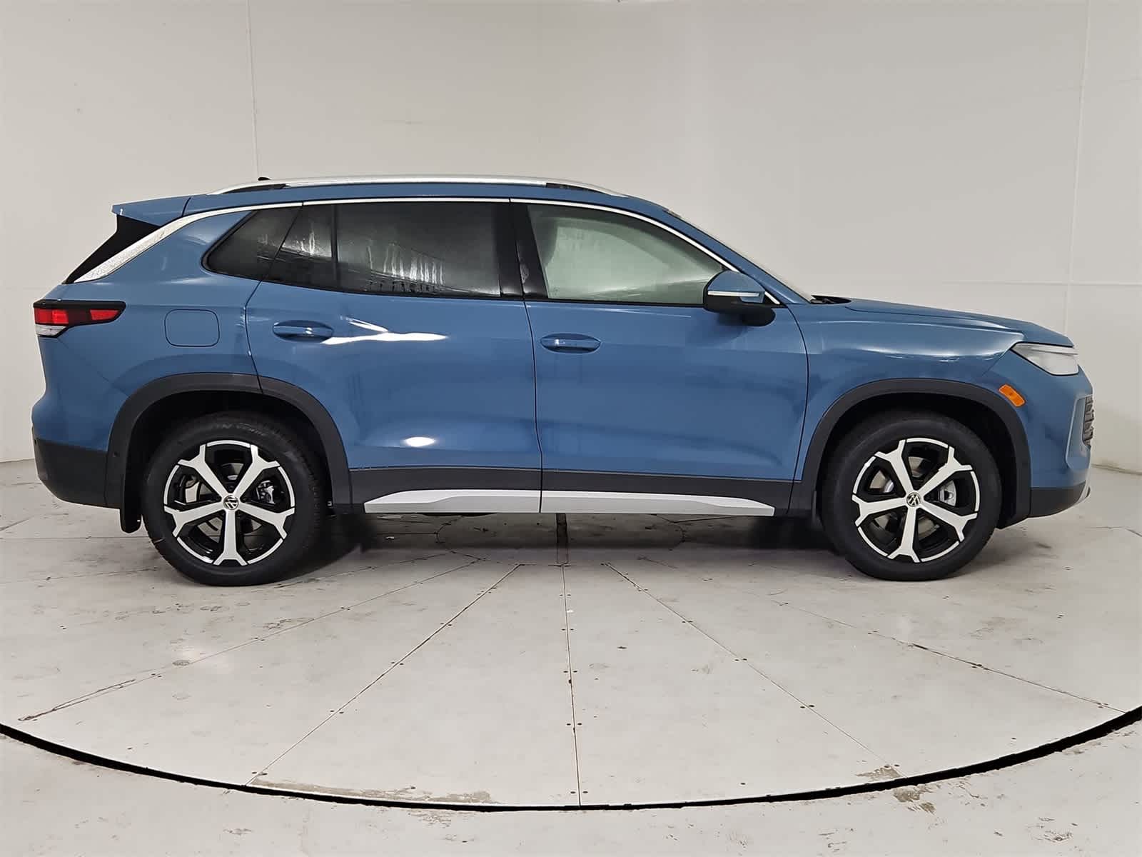 Thumbnail: 2025 Volkswagen Tiguan - 7