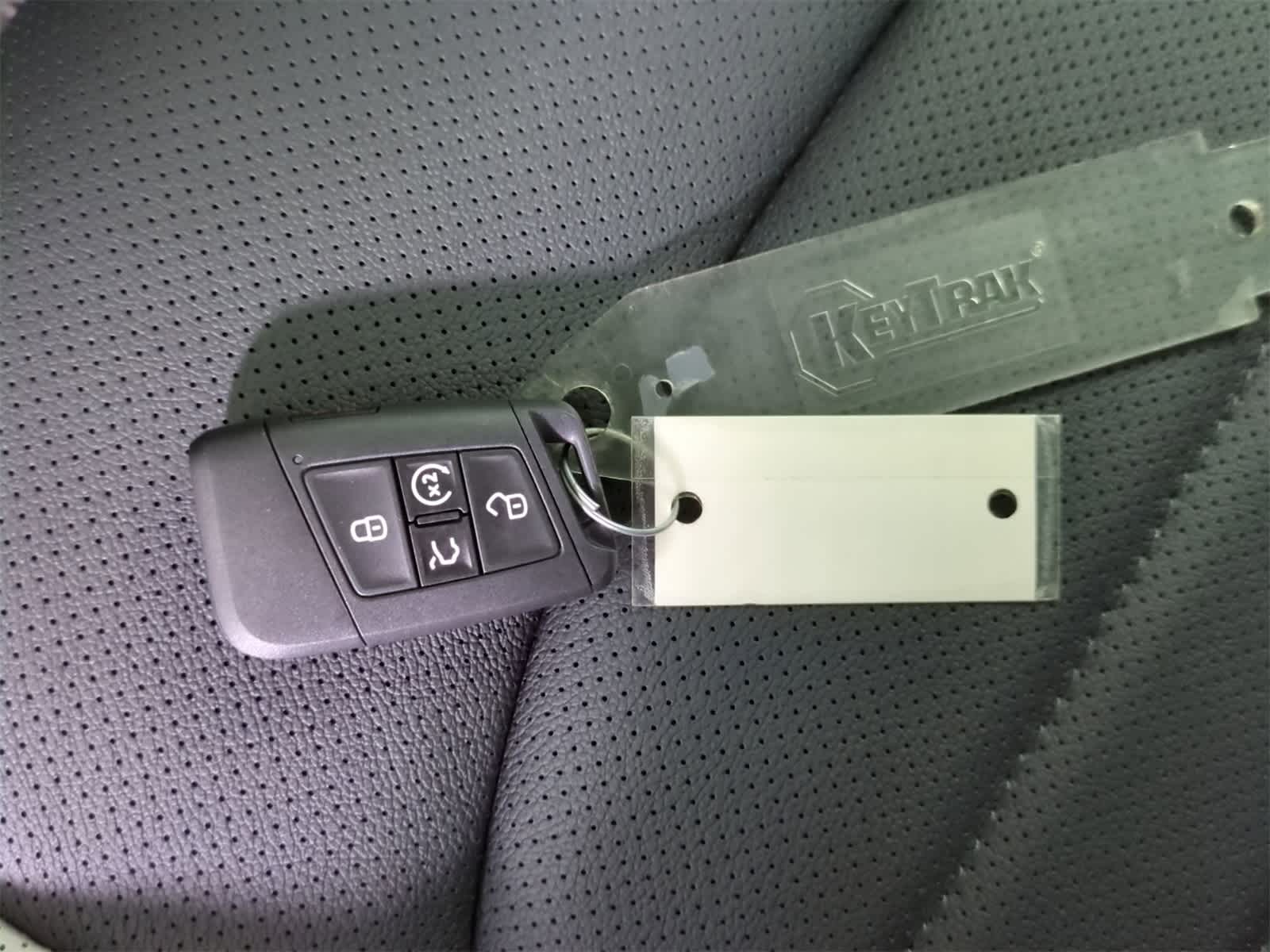 Thumbnail: 2025 Volkswagen Taos - 35