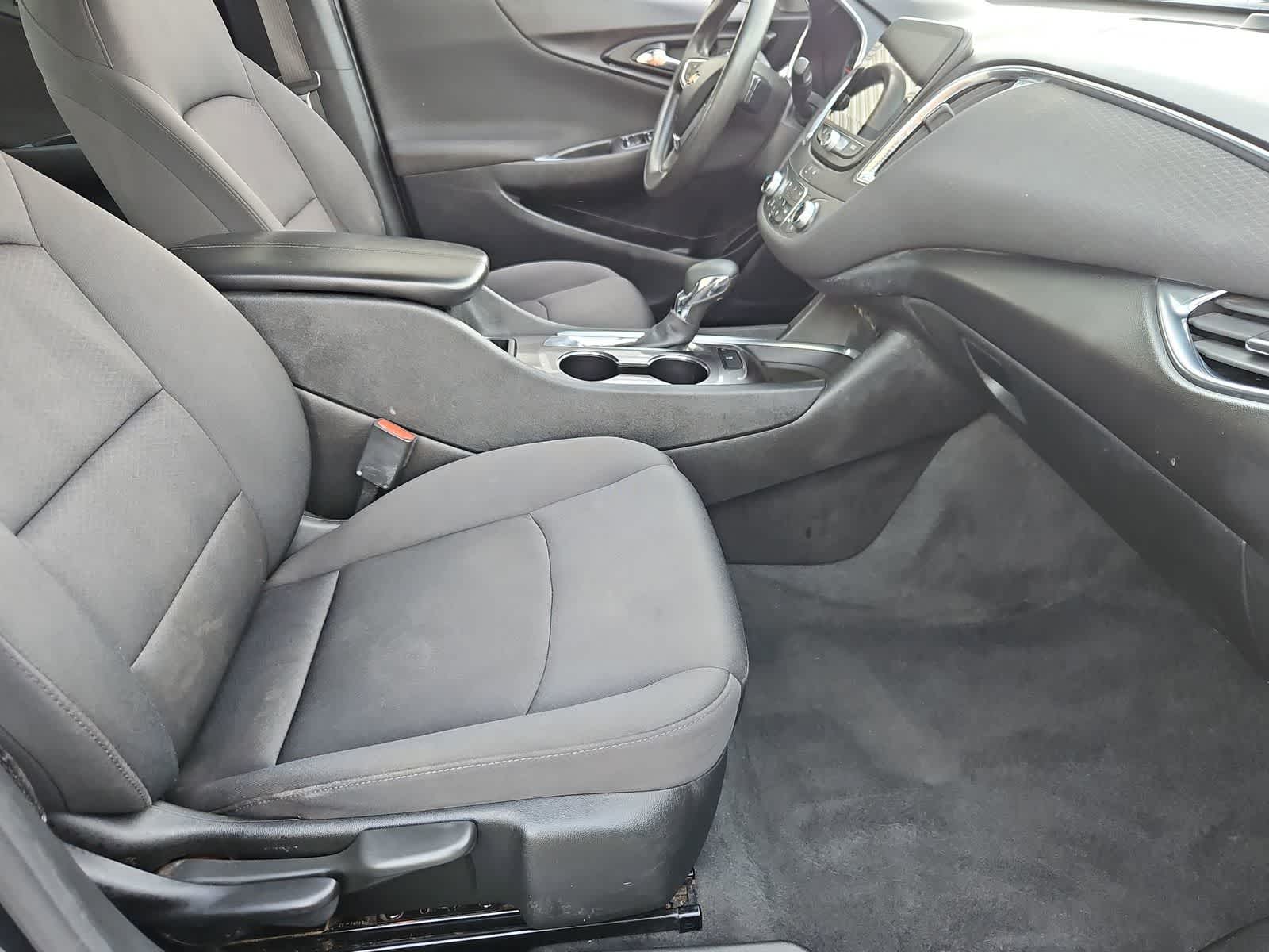 Thumbnail: 2021 Chevrolet Malibu - 22