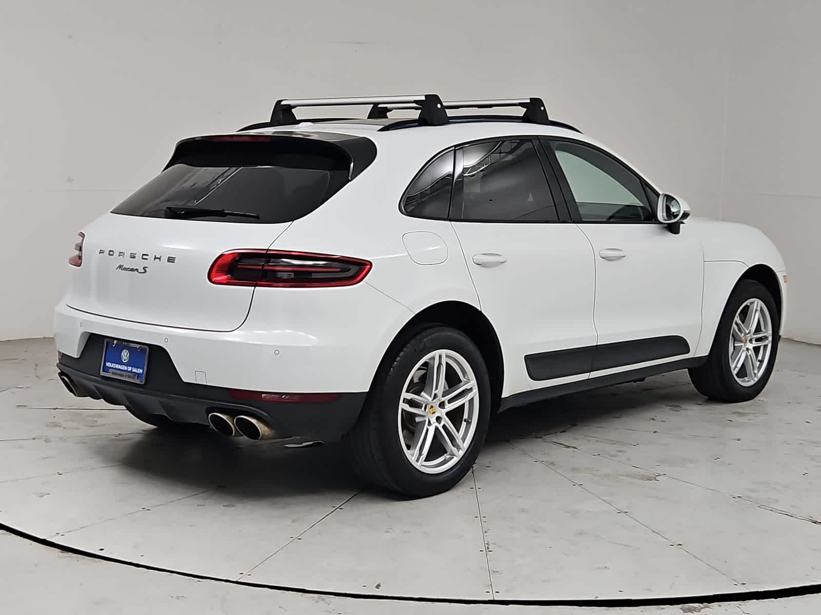 Thumbnail: 2016 Porsche Macan - 6
