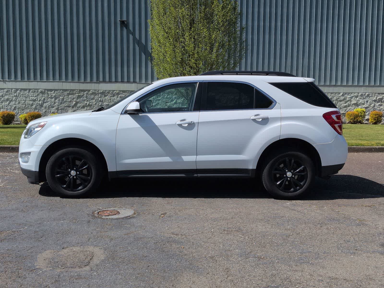 Thumbnail: 2017 Chevrolet Equinox - 3