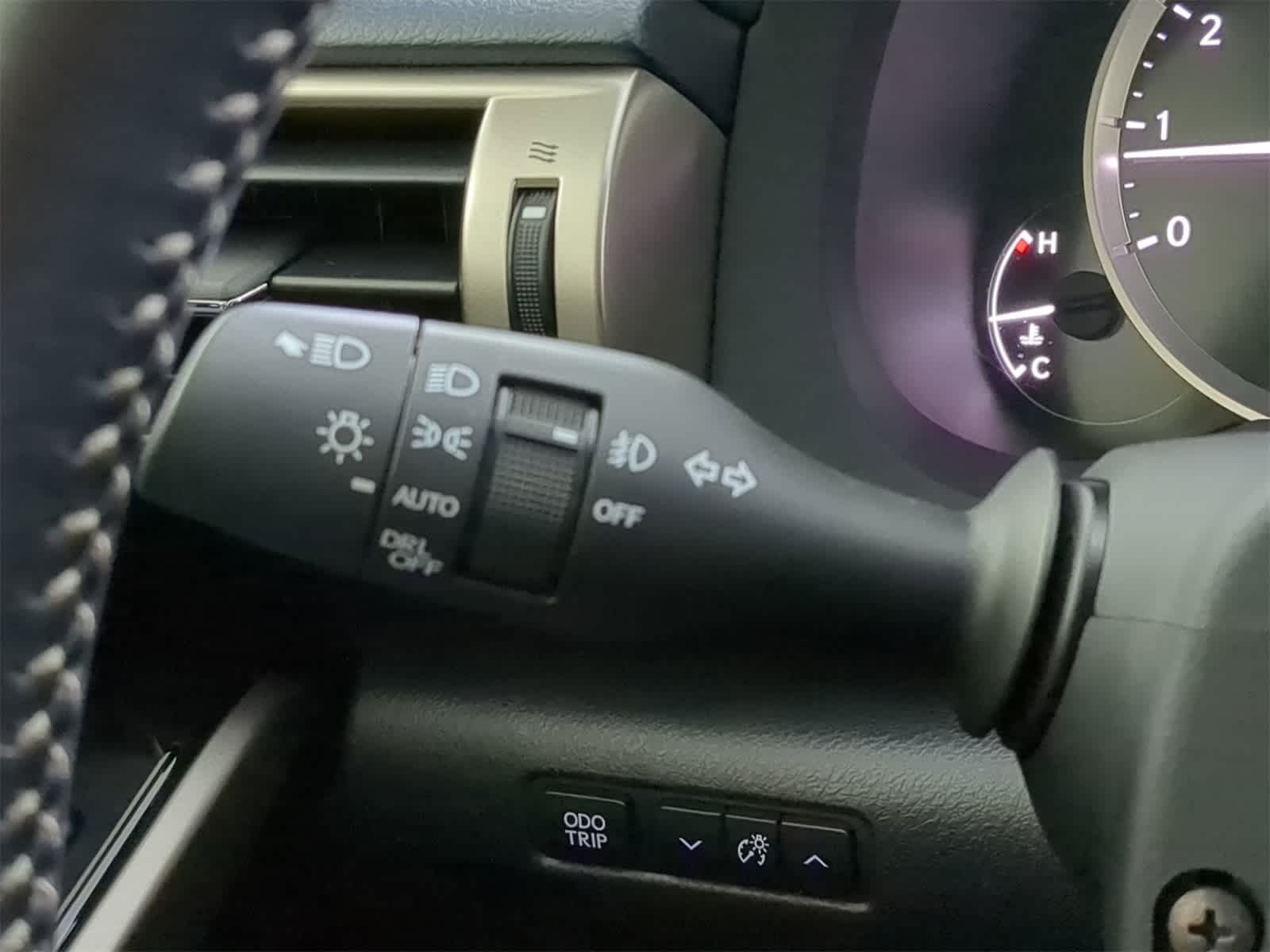 Thumbnail: 2015 Lexus IS - 27