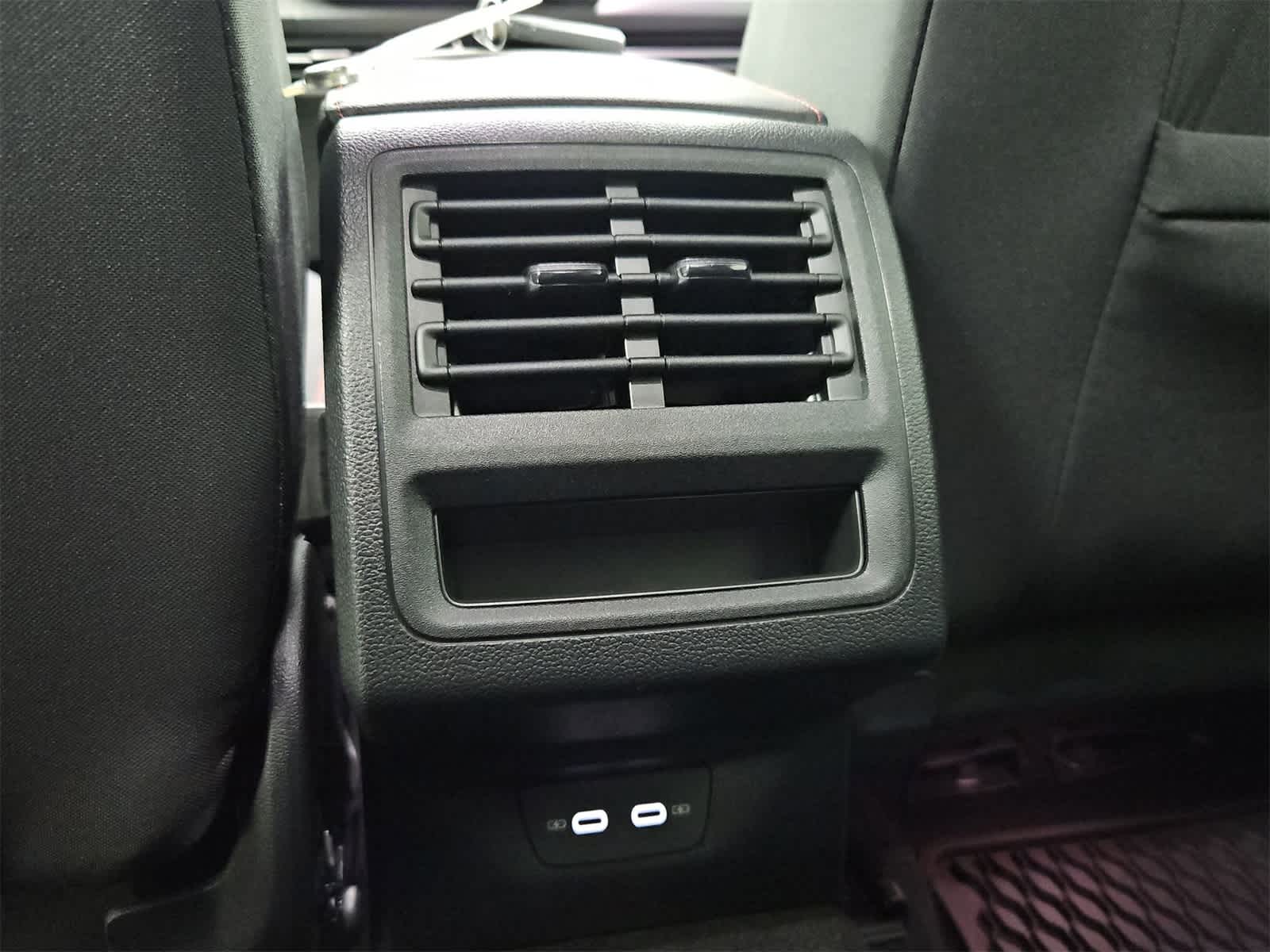 Thumbnail: 2025 Volkswagen Golf - 38