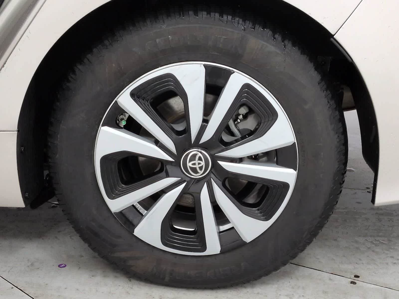 Thumbnail: 2019 Toyota Prius Prime - 13