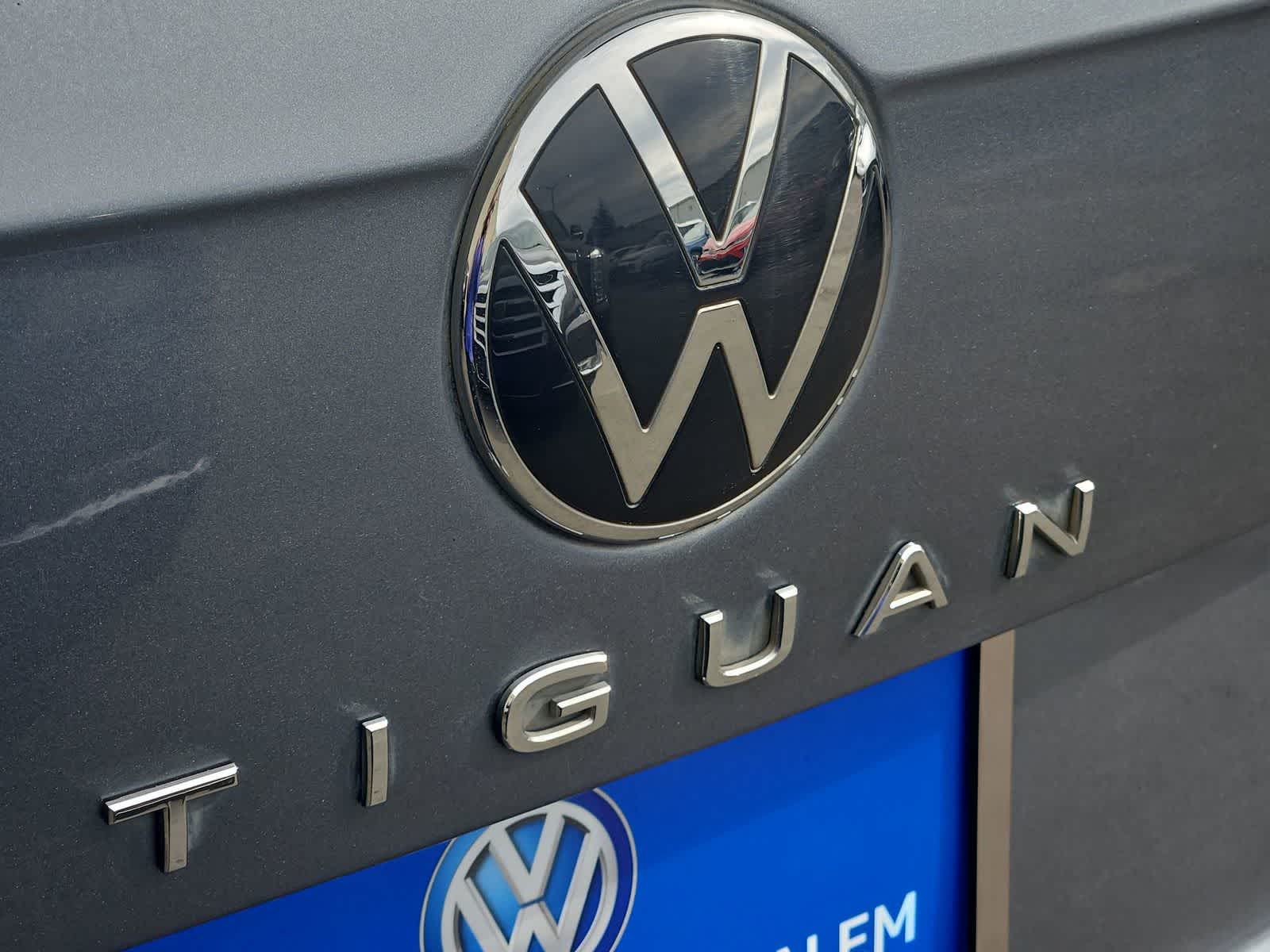 Thumbnail: 2022 Volkswagen Tiguan - 11