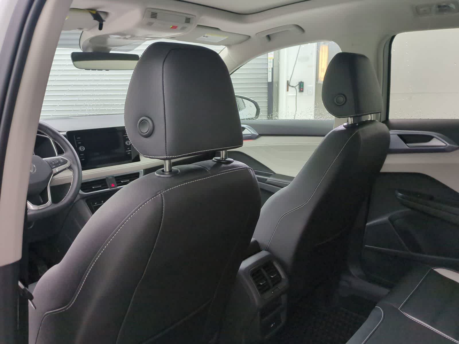 Thumbnail: 2025 Volkswagen Taos - 17