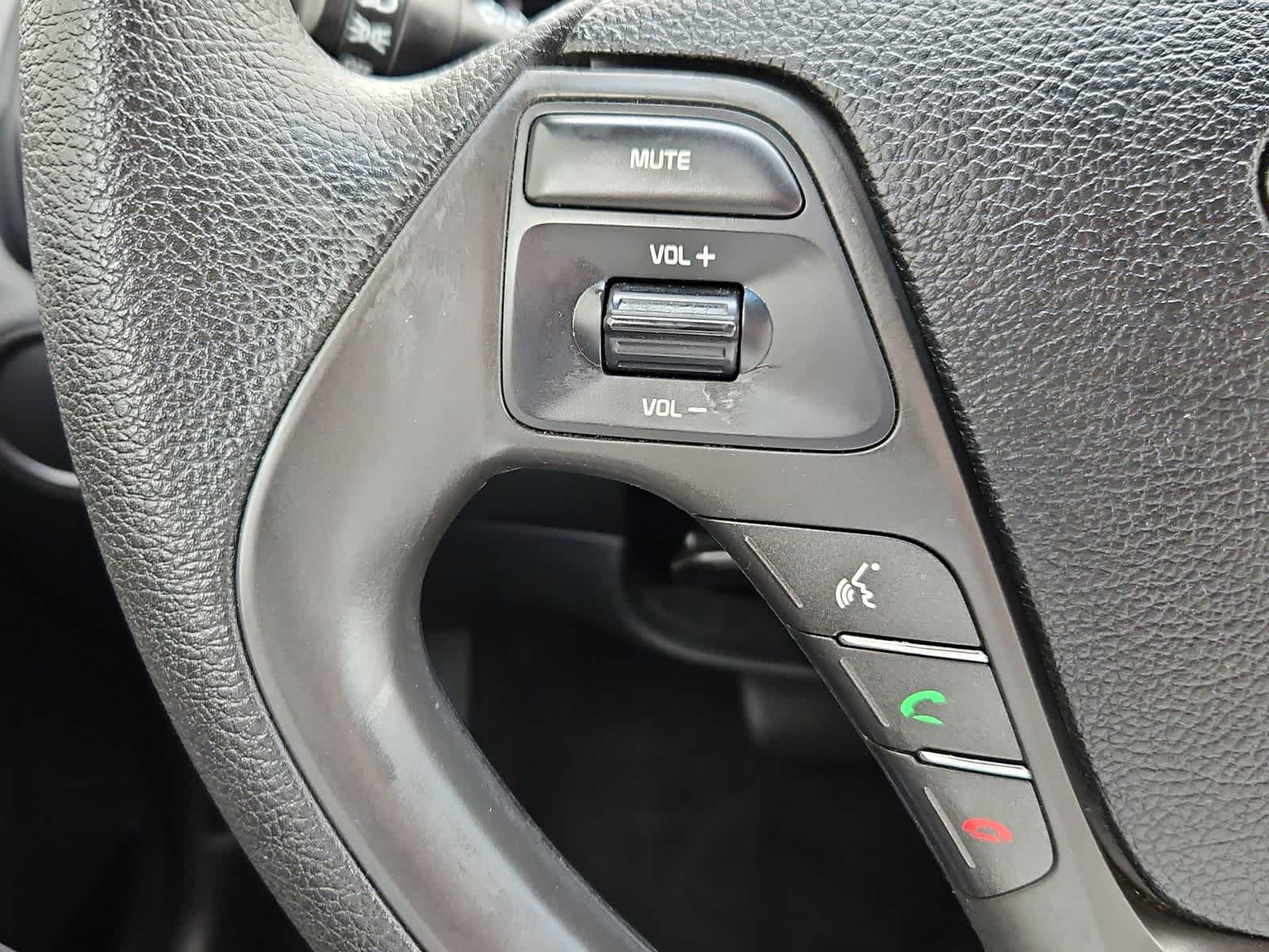 Thumbnail: 2017 Kia Forte - 23