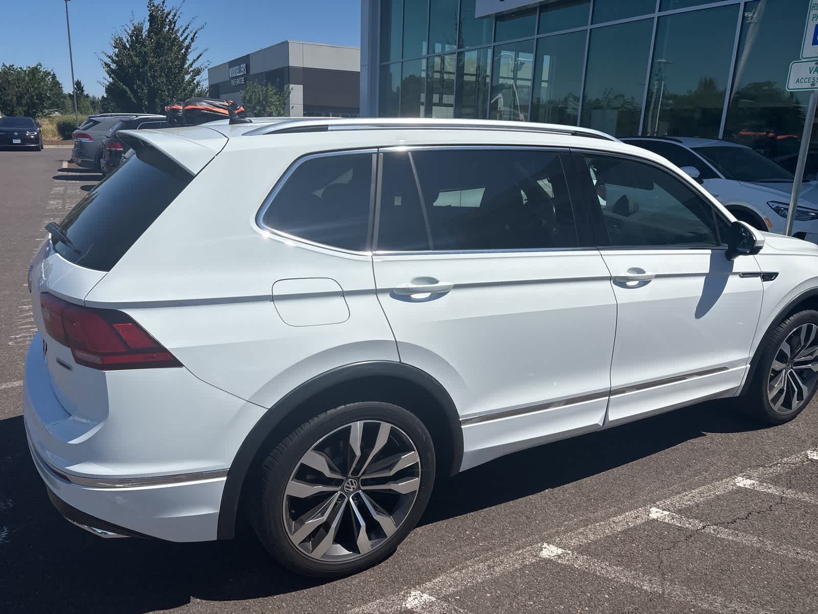 Thumbnail: 2021 Volkswagen Tiguan - 3