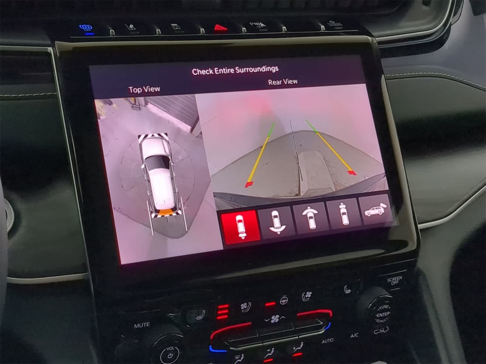 Thumbnail: 2023 Jeep Grand Cherokee - 30