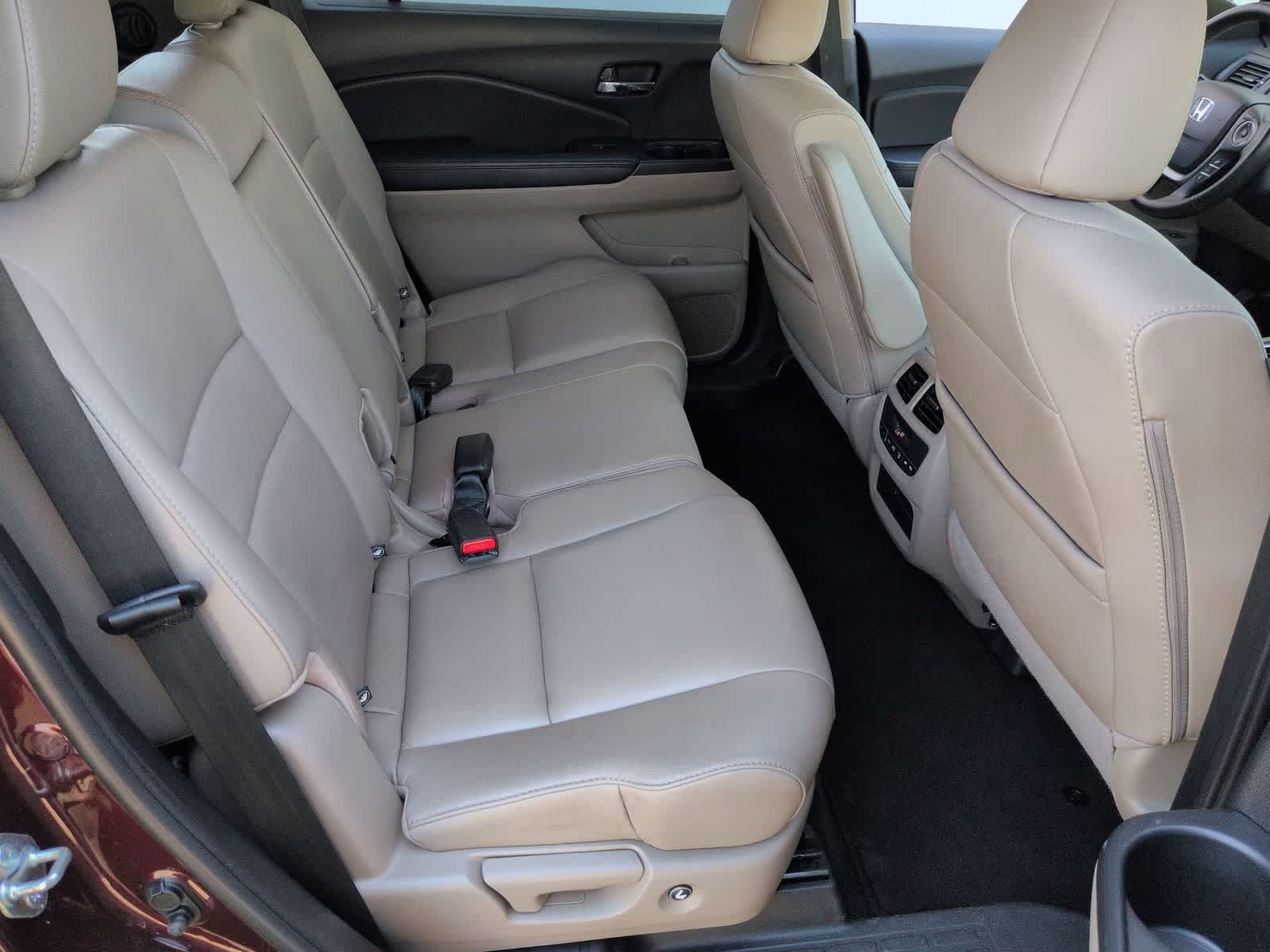 Thumbnail: 2017 Honda Pilot - 21