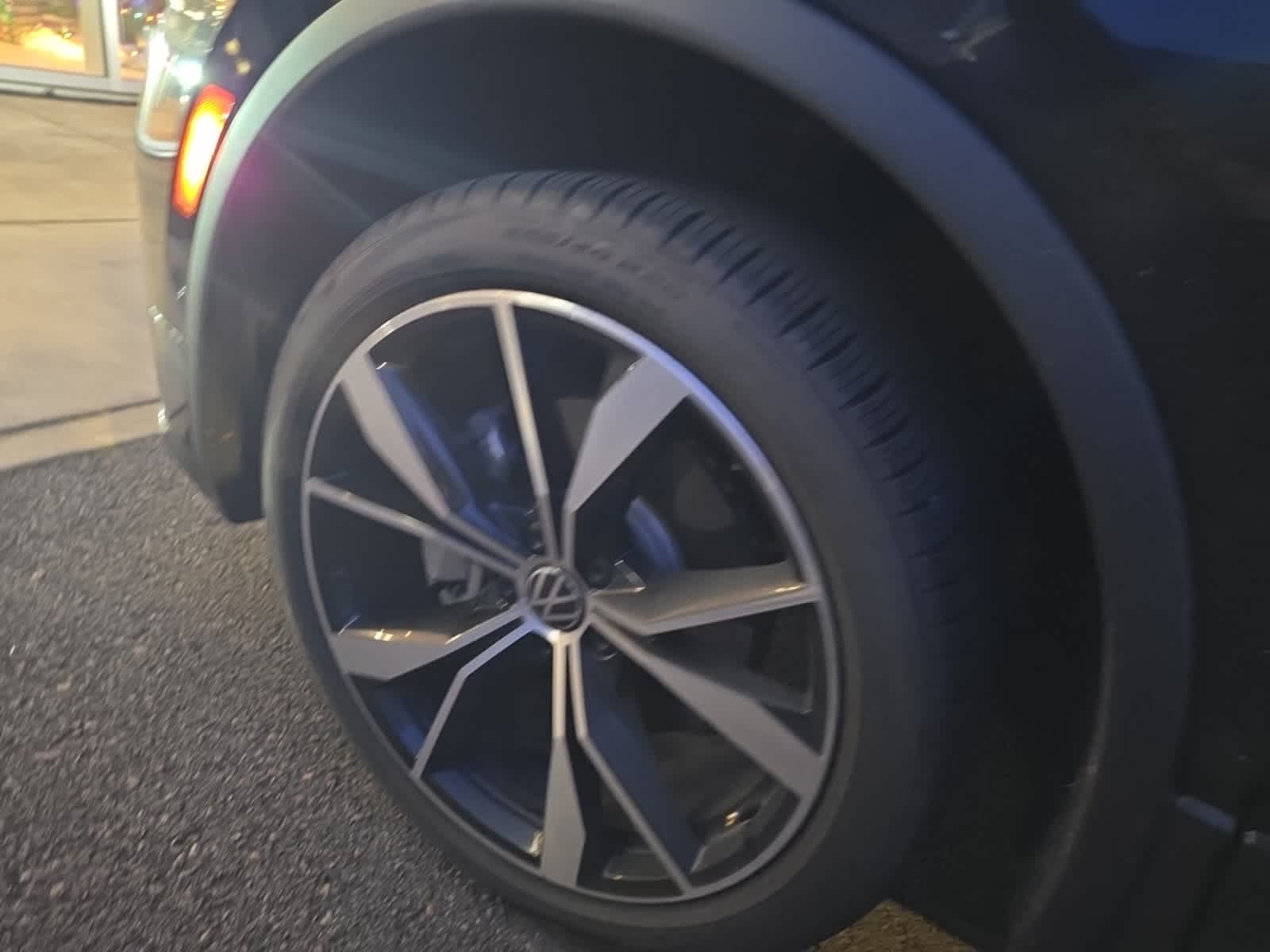 Thumbnail: 2024 Volkswagen Tiguan - 11