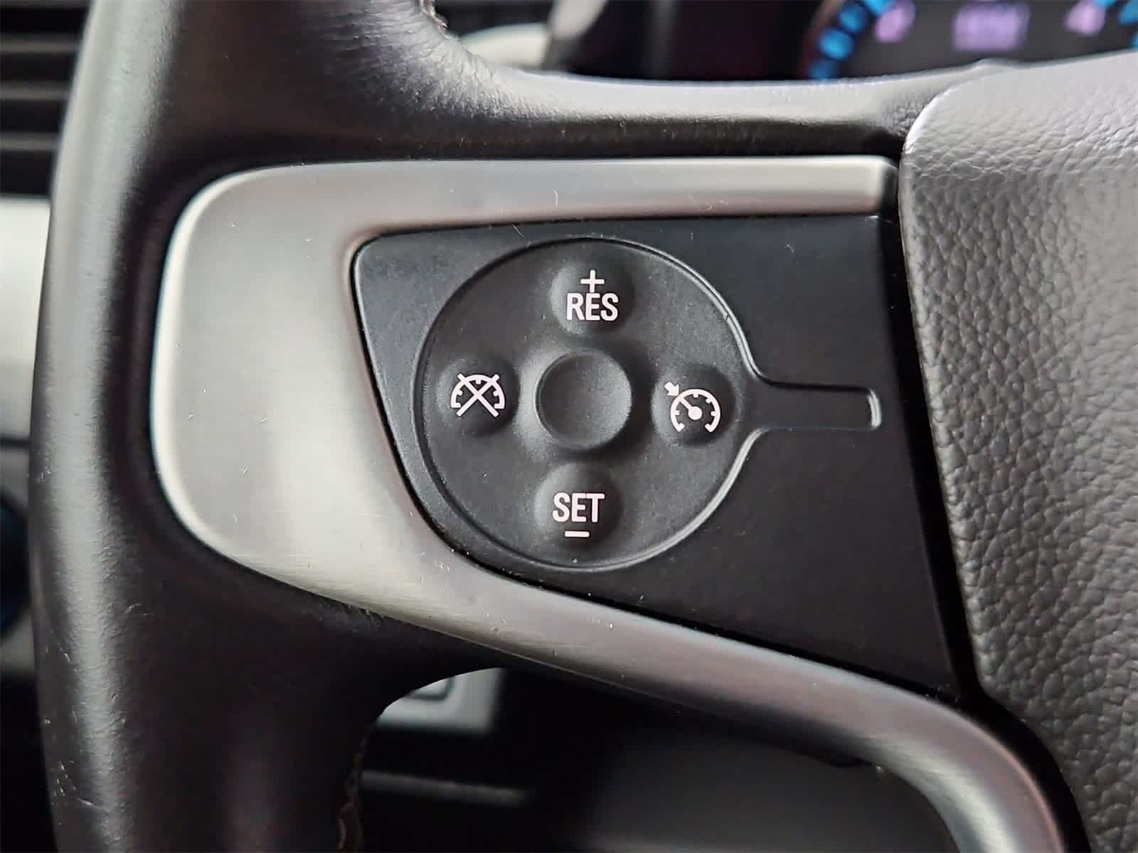 Thumbnail: 2017 GMC Yukon XL - 23