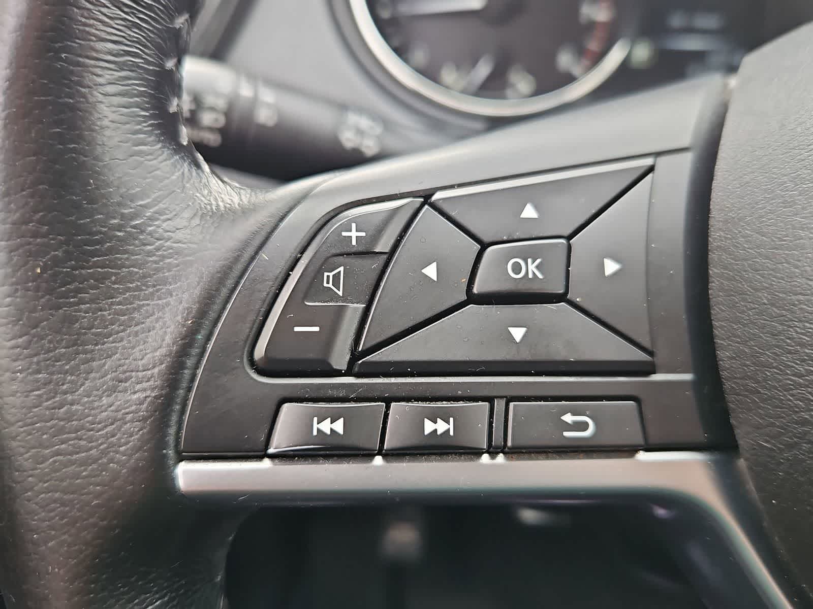 Thumbnail: 2017 Nissan Rogue - 23