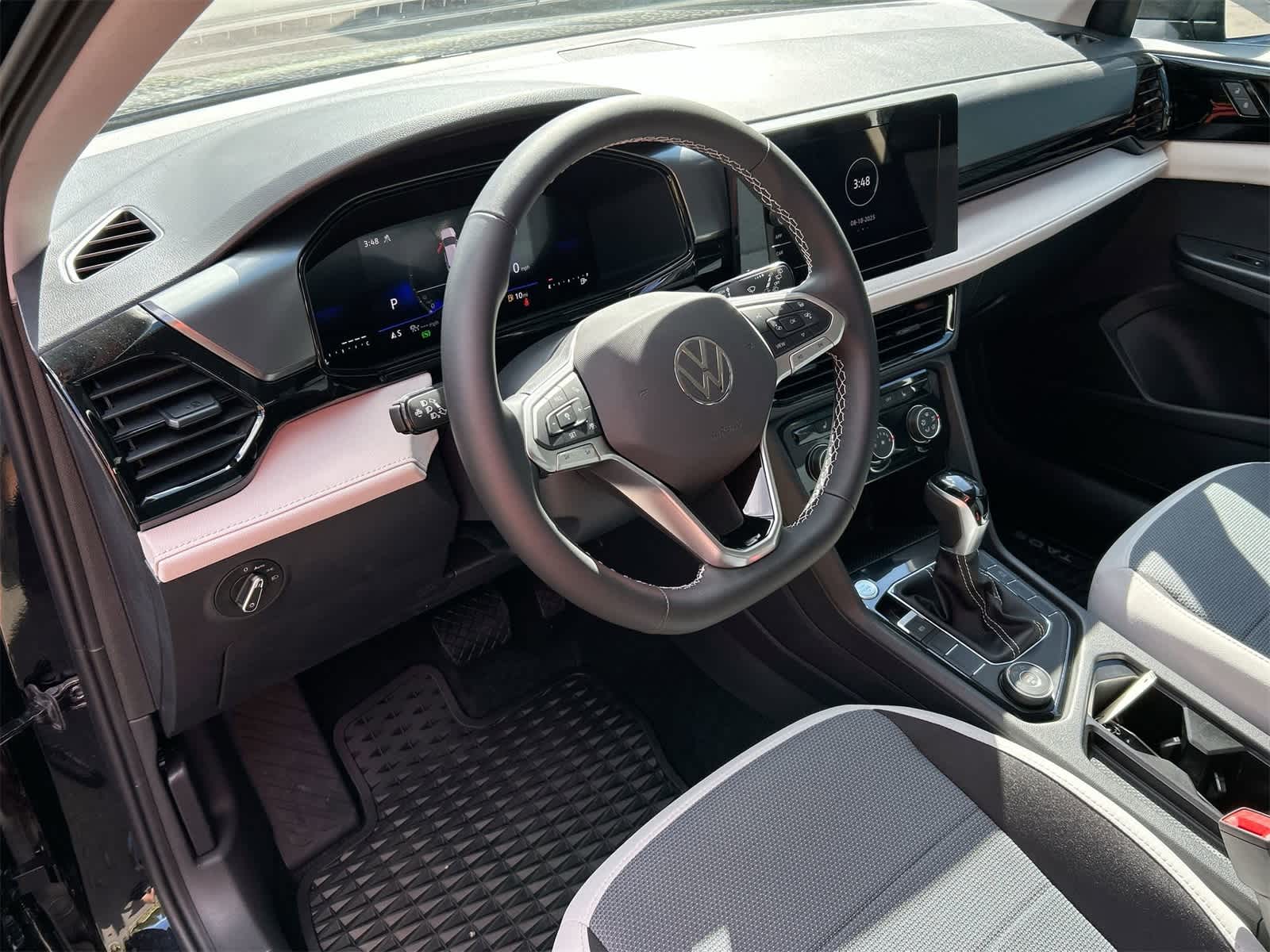 Thumbnail: 2025 Volkswagen Taos - 2