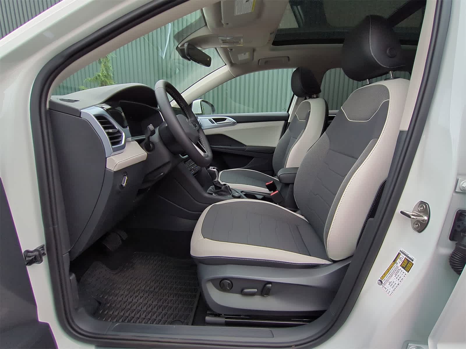 Thumbnail: 2025 Volkswagen Taos - 16