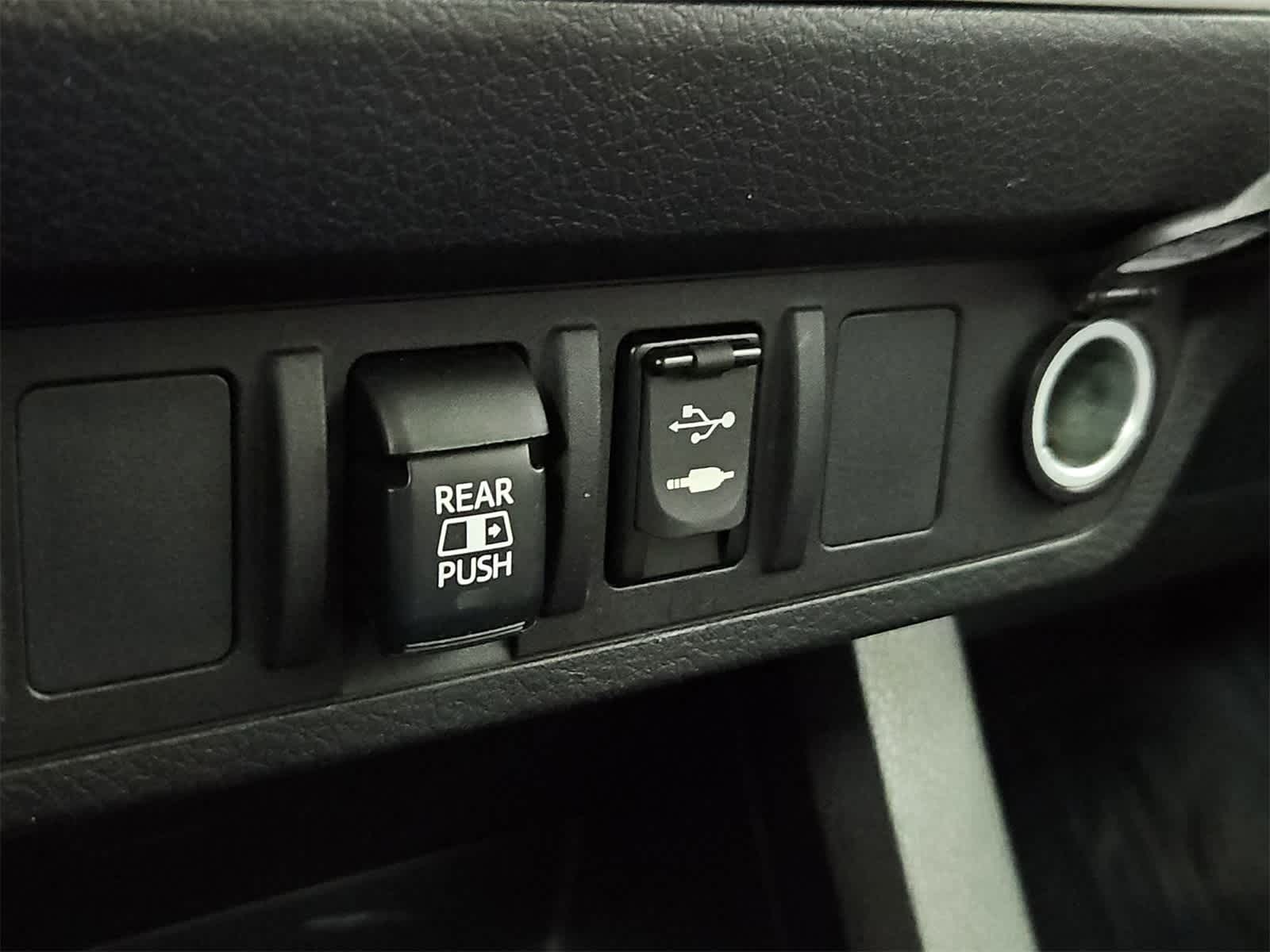 Thumbnail: 2019 Toyota Tacoma - 31