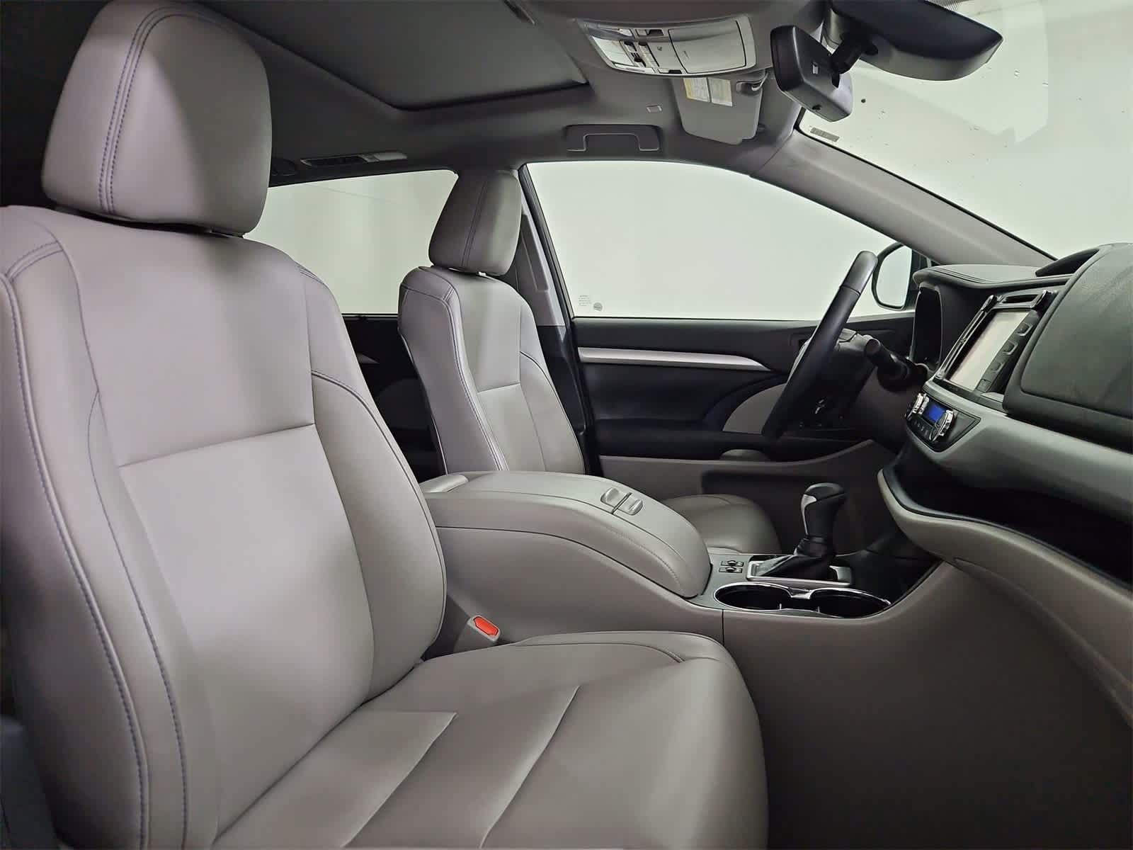 Thumbnail: 2018 Toyota Highlander - 23