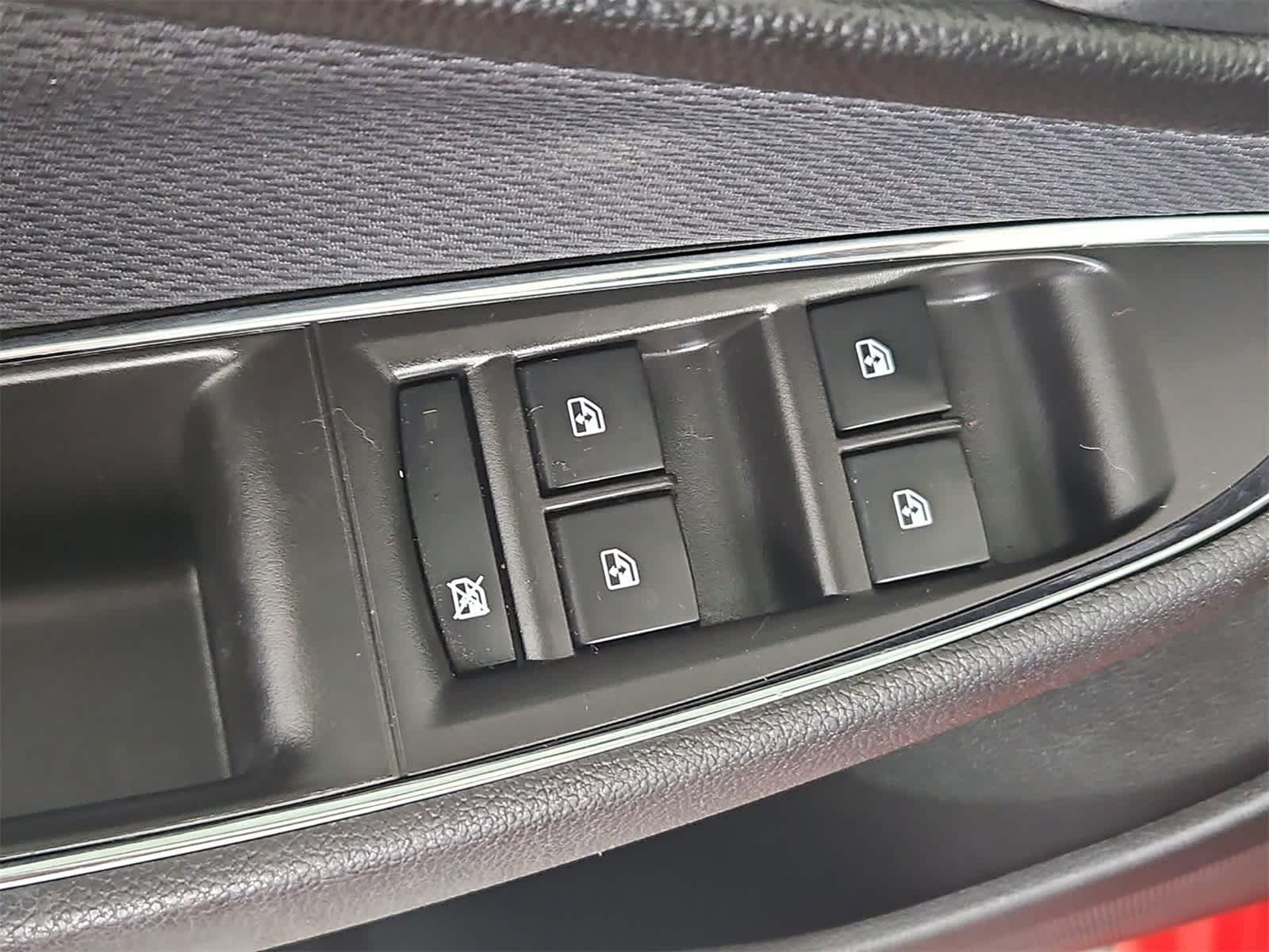 Thumbnail: 2018 Chevrolet Cruze - 16