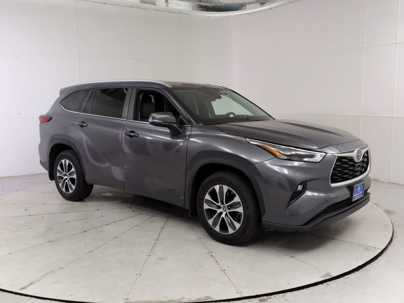 Thumbnail: 2023 Toyota Highlander - 8