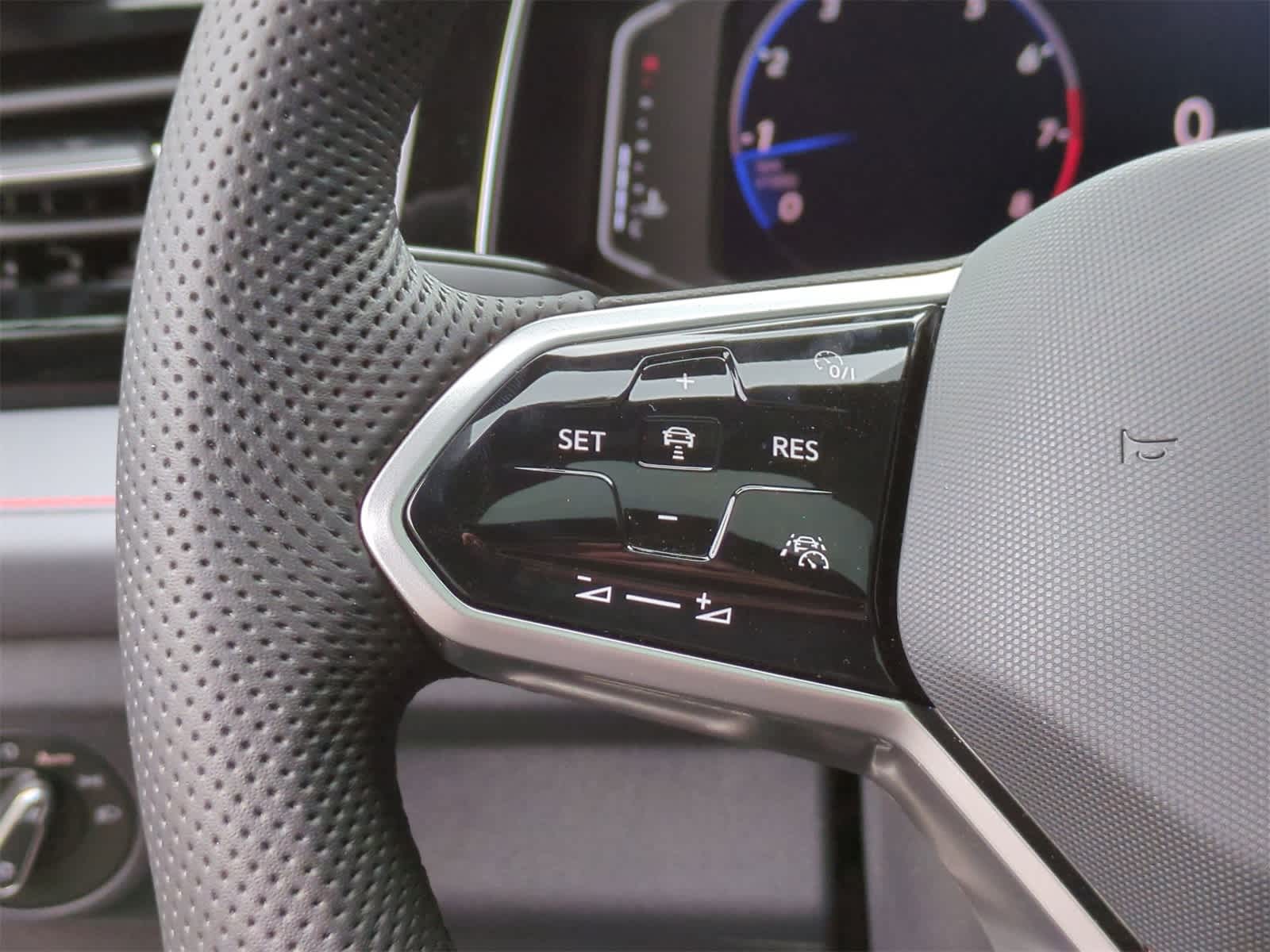 Thumbnail: 2025 Volkswagen Jetta - 24