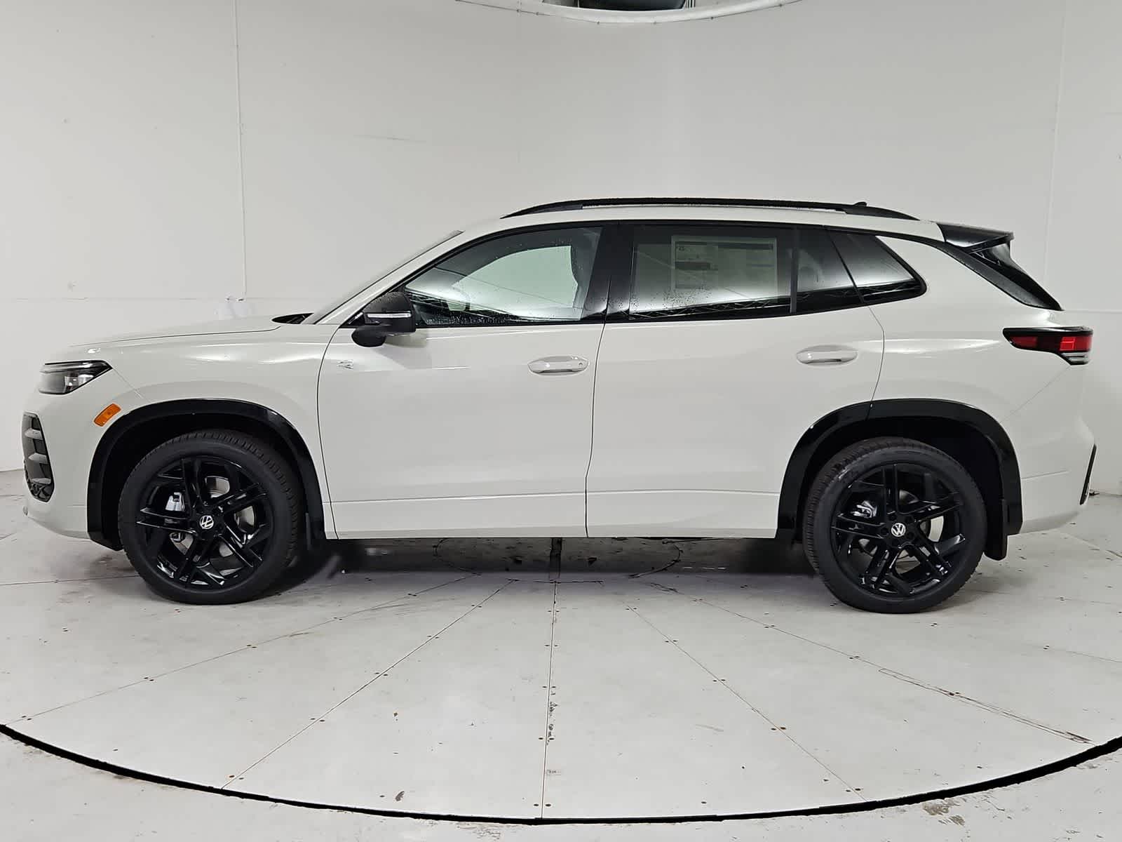 Thumbnail: 2026 Volkswagen Tiguan - 3