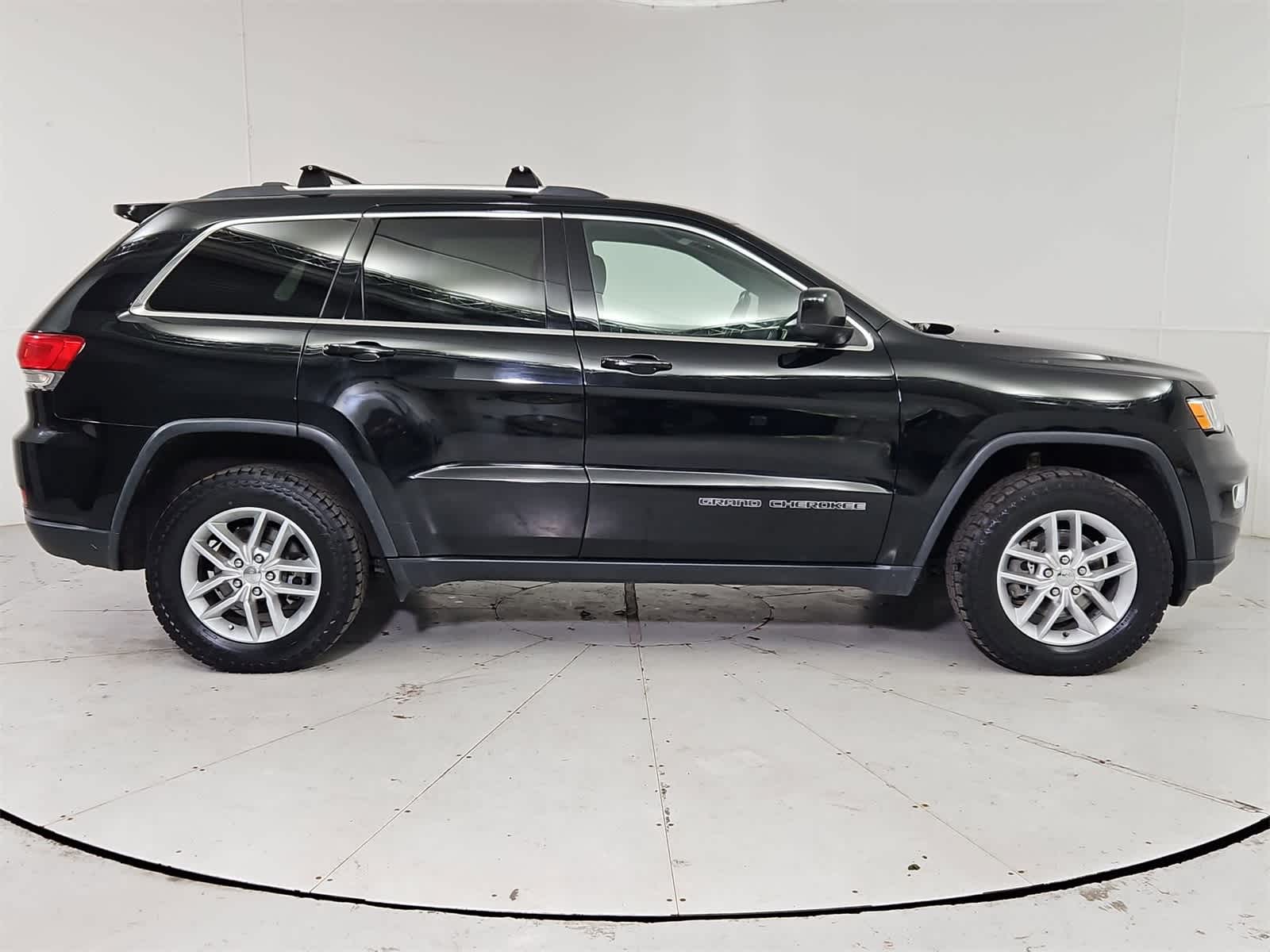 Thumbnail: 2017 Jeep Grand Cherokee - 7