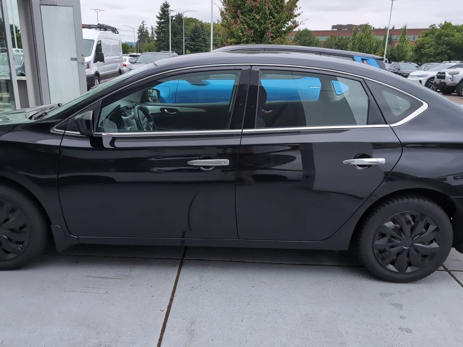 Thumbnail: 2018 Nissan Sentra - 10