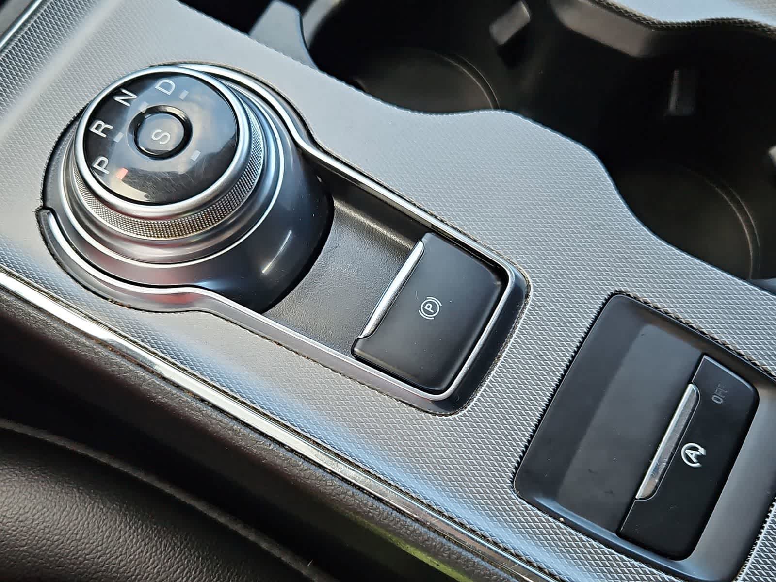 Thumbnail: 2021 Ford Edge - 31