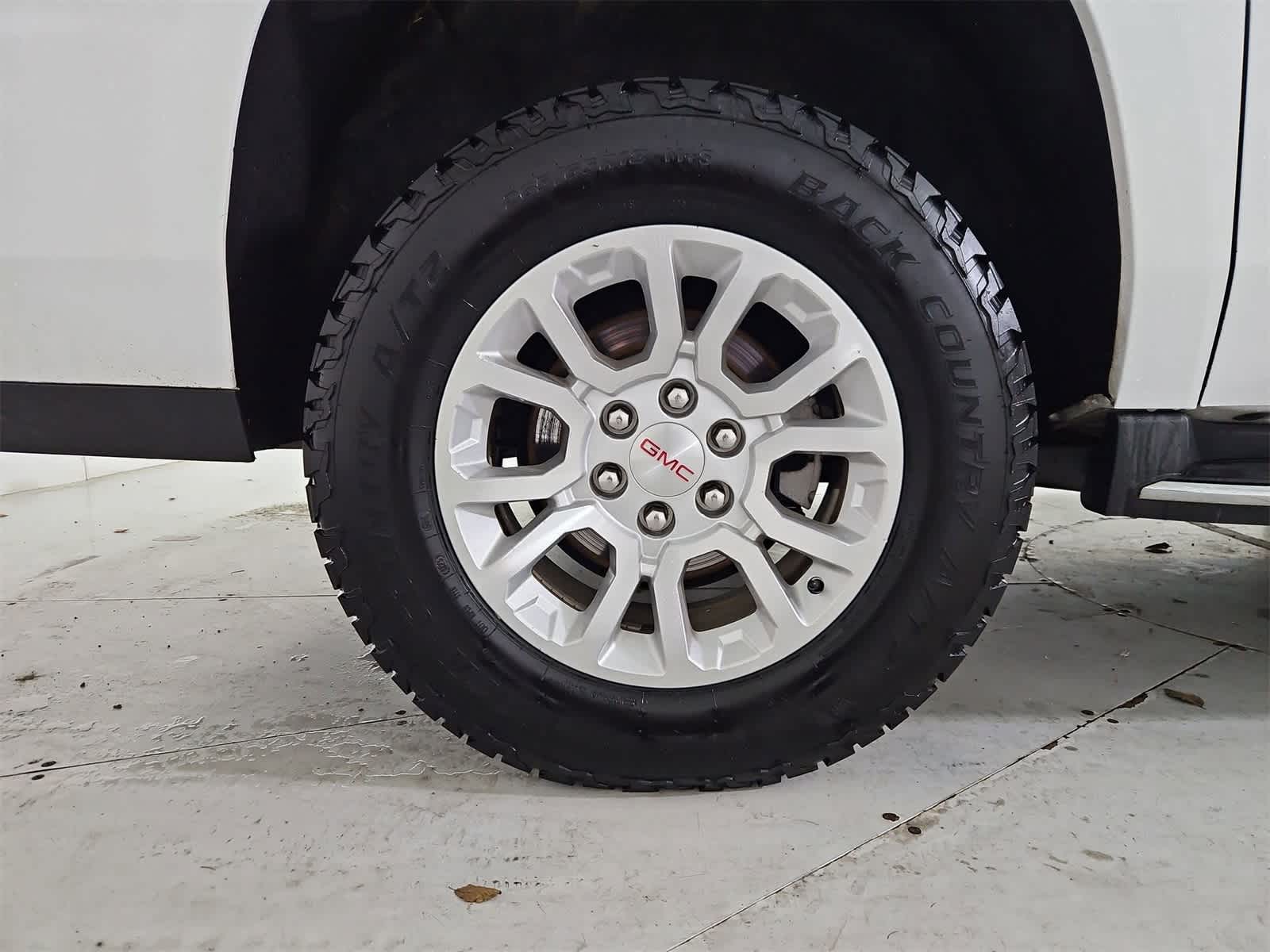 Thumbnail: 2017 GMC Yukon XL - 13